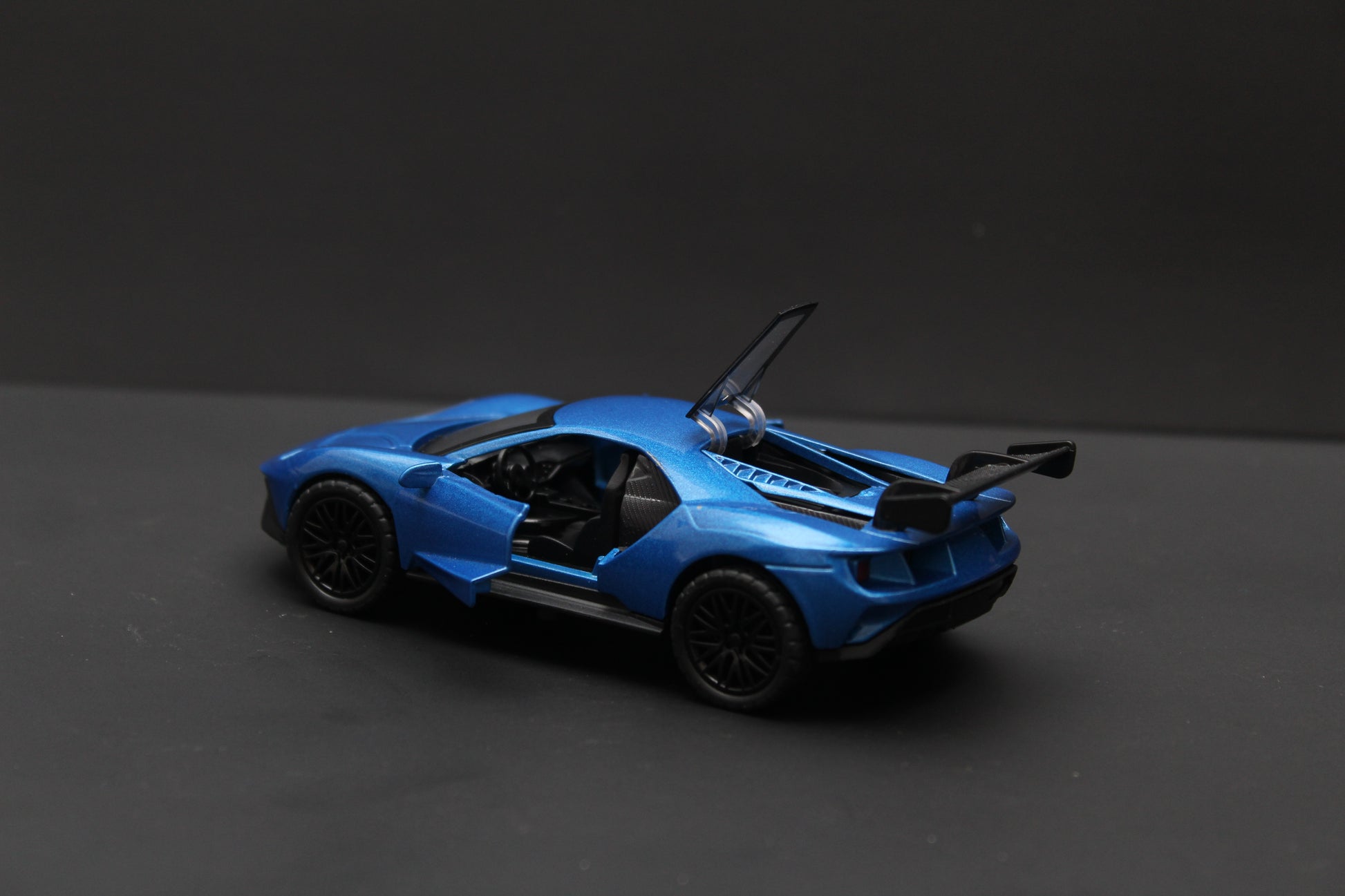 1:36 Ford GT Diecast Blue -  Kunju Vandi  
