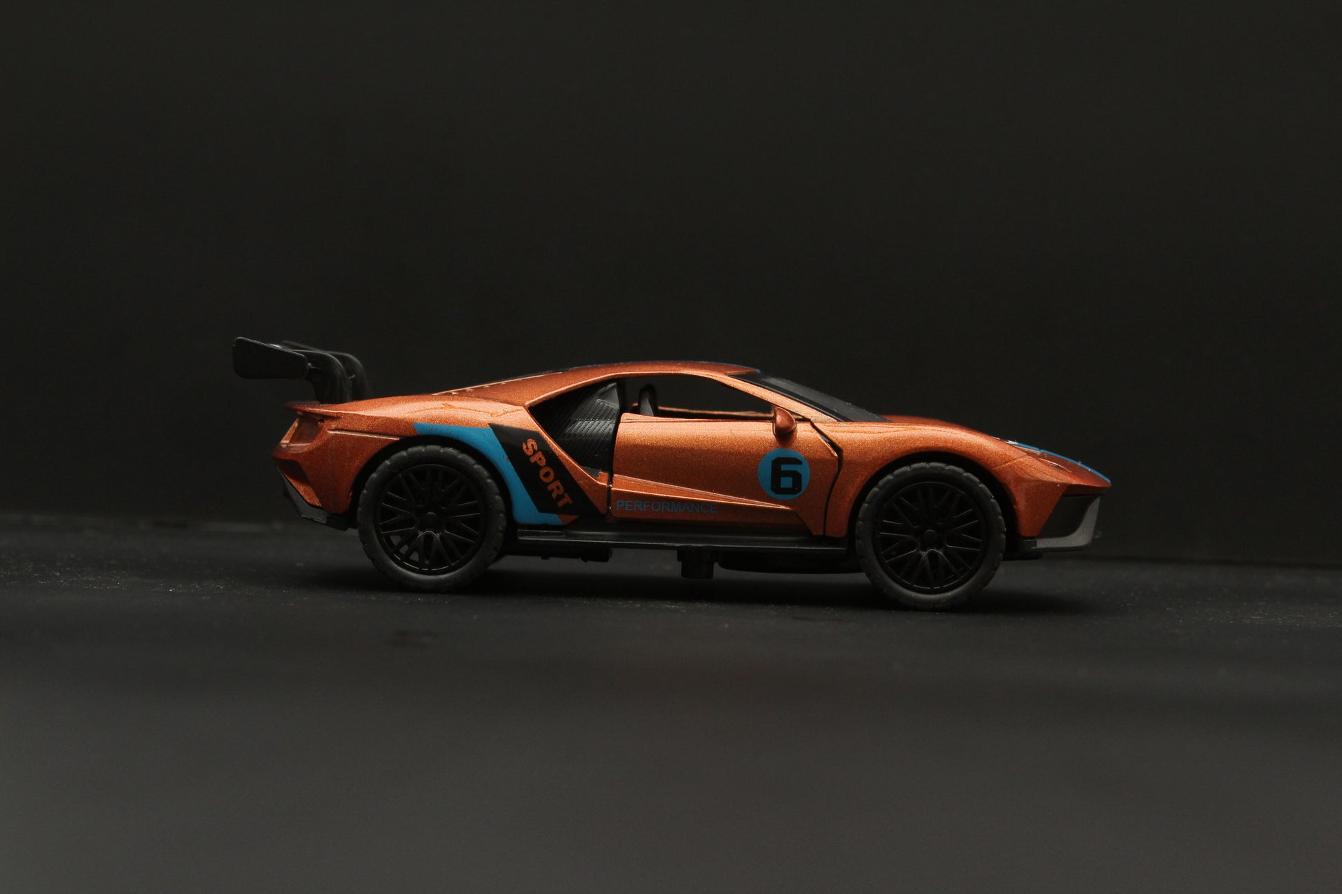 1:36 Ford GT  Diecast , Brown -  Kunju Vandi  