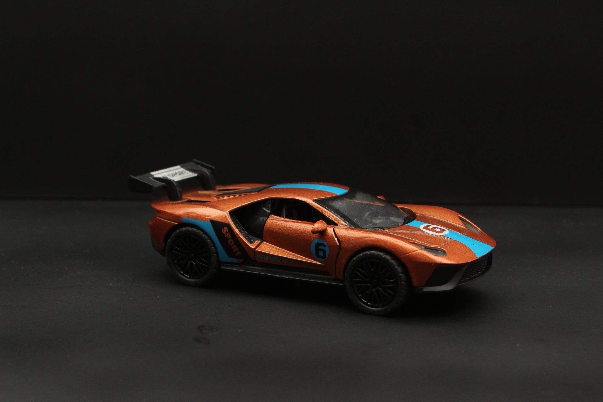 1:36 Ford GT  Diecast , Brown -  Kunju Vandi  