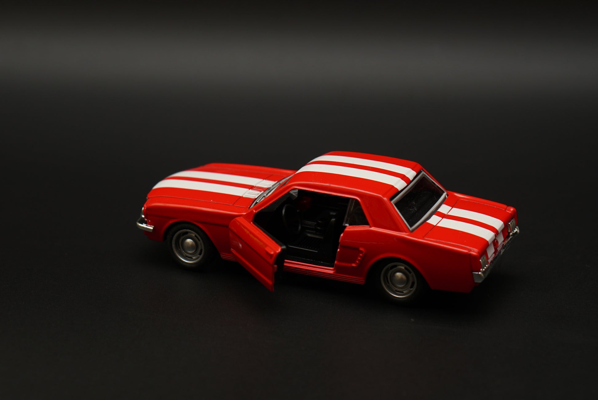 1:36 Mustang 67 Vintage Car Red -  Kunju Vandi  