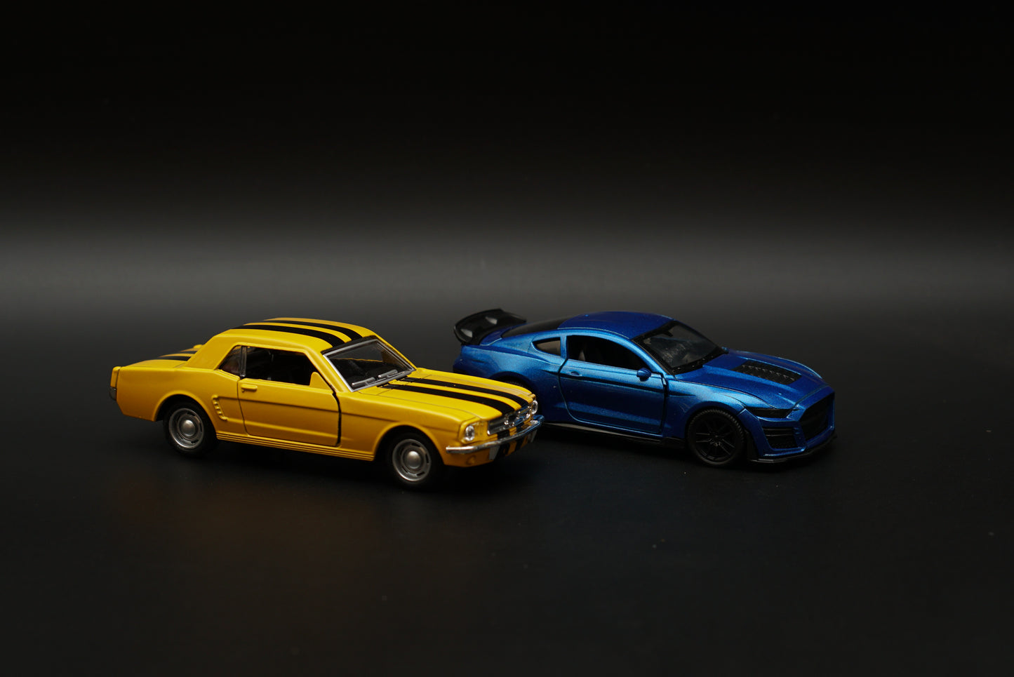 1:36 Mustang Combo (Yellow-Blue) -  Kunju Vandi  