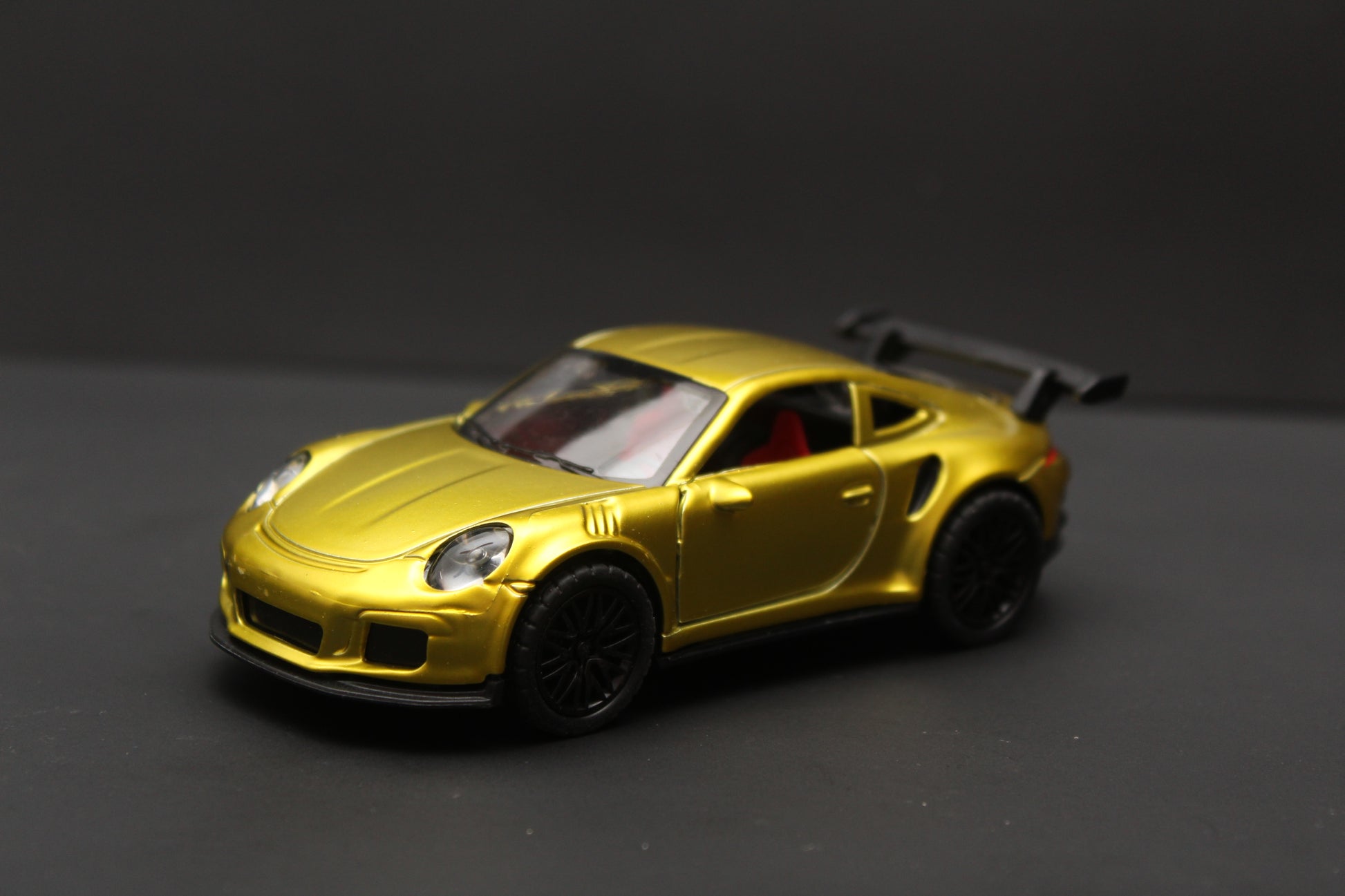 1:36 Porsche Diecast Gold -  Kunju Vandi  
