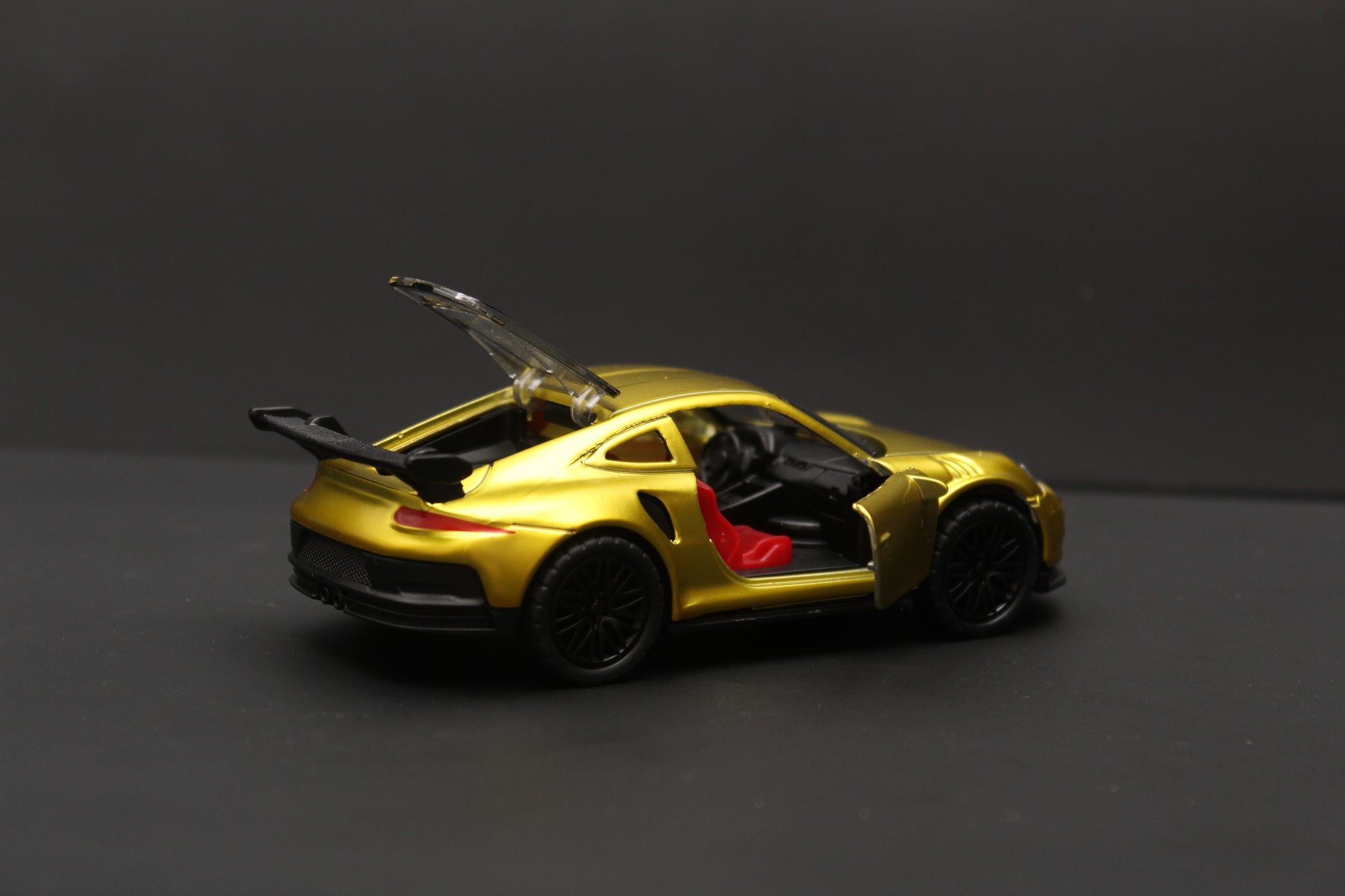 1:36 Porsche Diecast Gold -  Kunju Vandi  