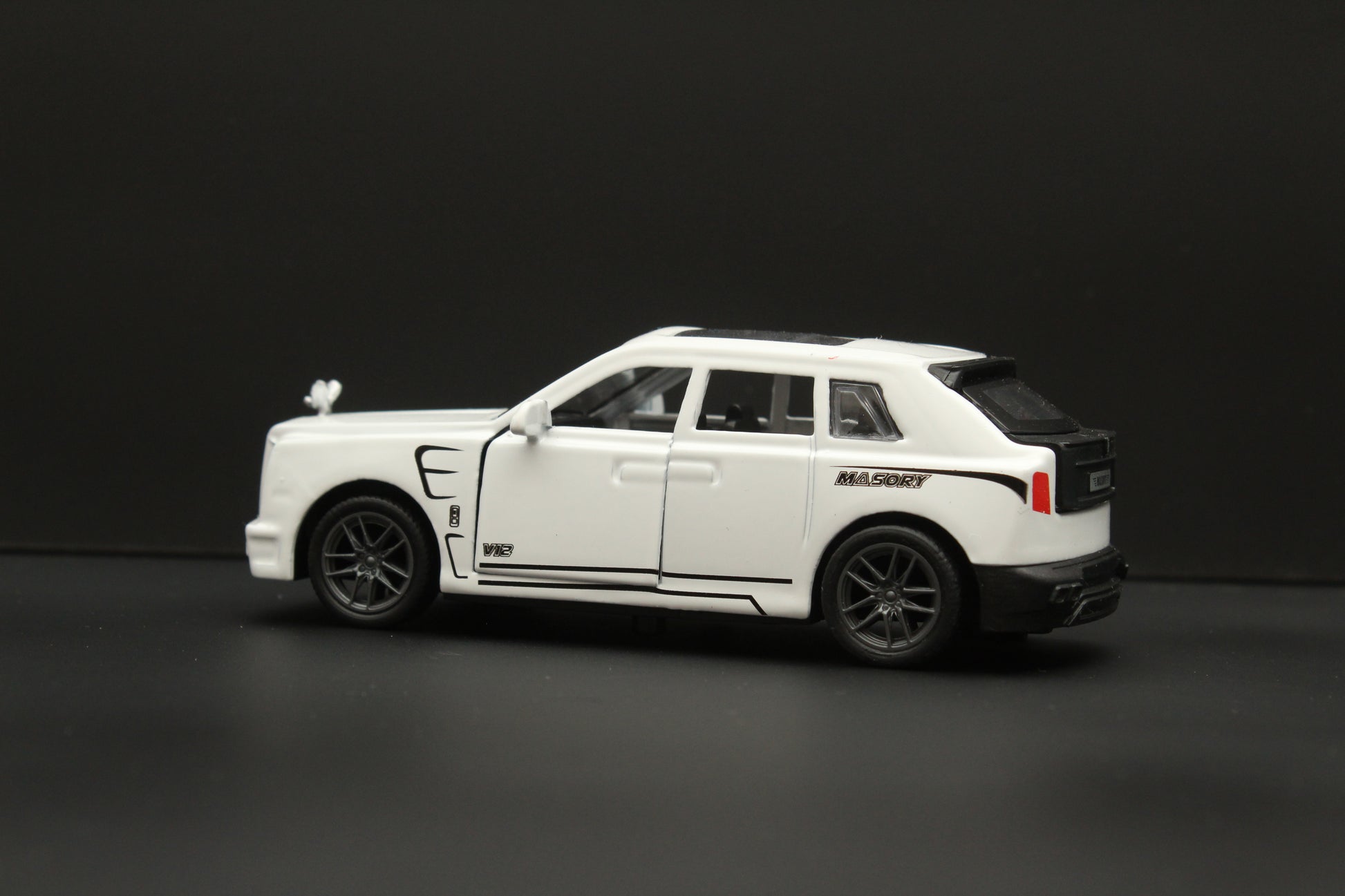 1:36 Rolls Royce Cullinan With Light and Sound (white) -  Kunju Vandi  
