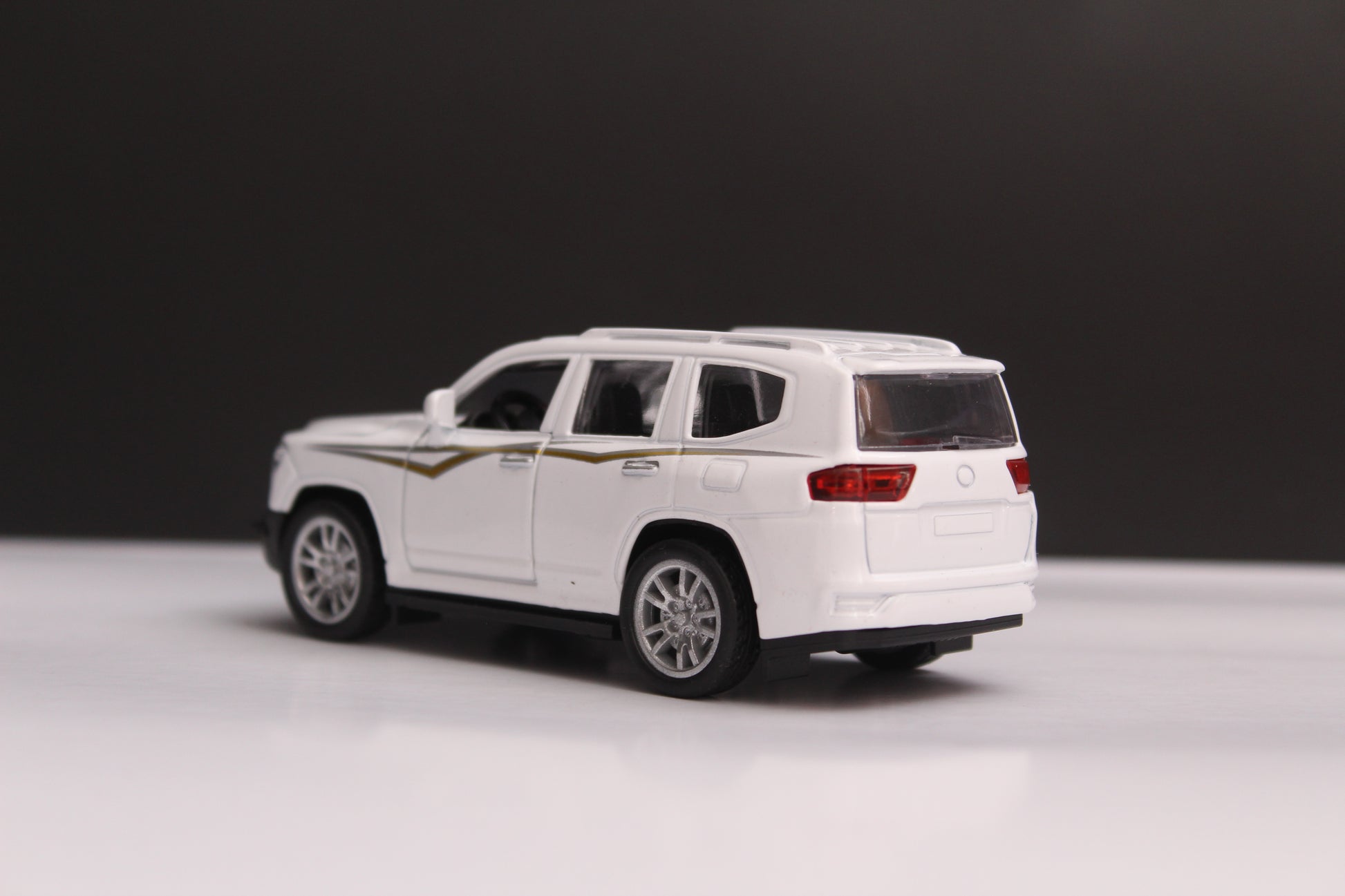 1:36 Toyota land cruiser Diecast White (Prepaid Only) -  Kunju Vandi  