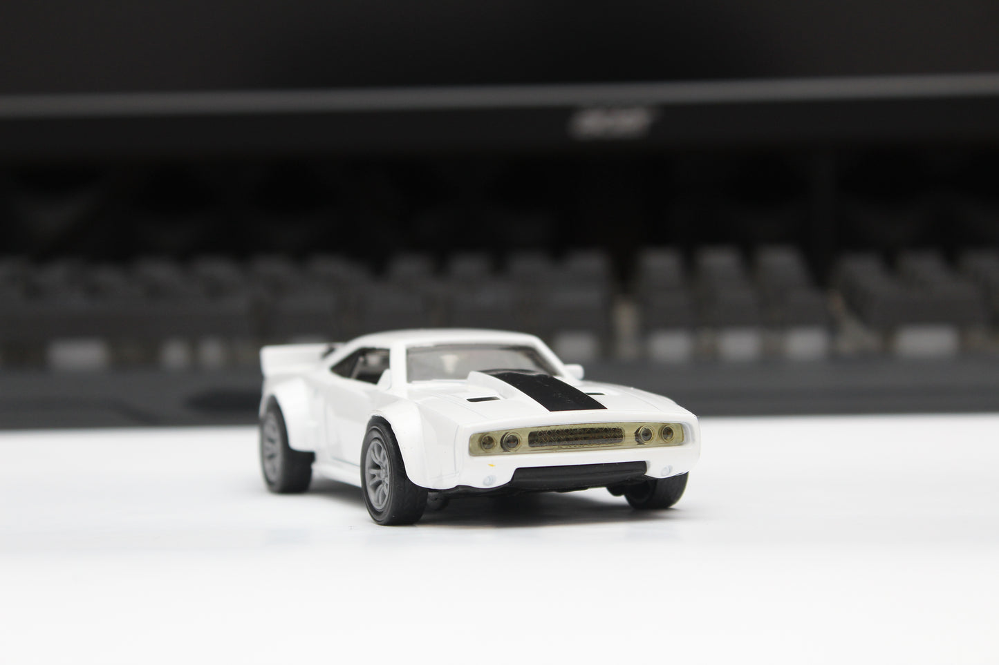 1:36 dodge Diecast White -  Kunju Vandi  
