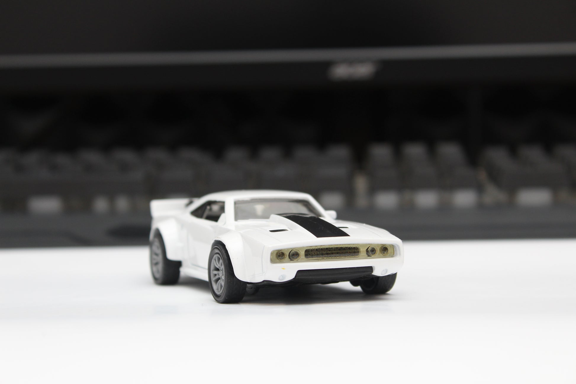 1:36 dodge Diecast White -  Kunju Vandi  
