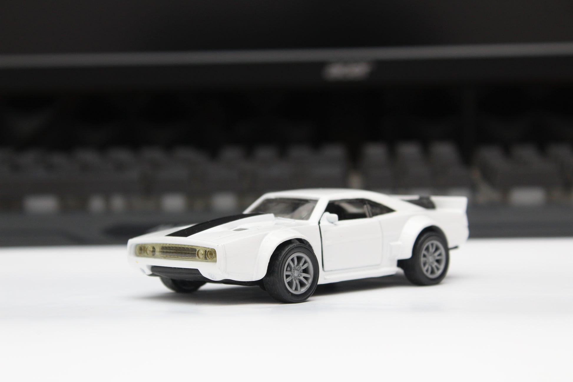 1:36 dodge Diecast White -  Kunju Vandi  