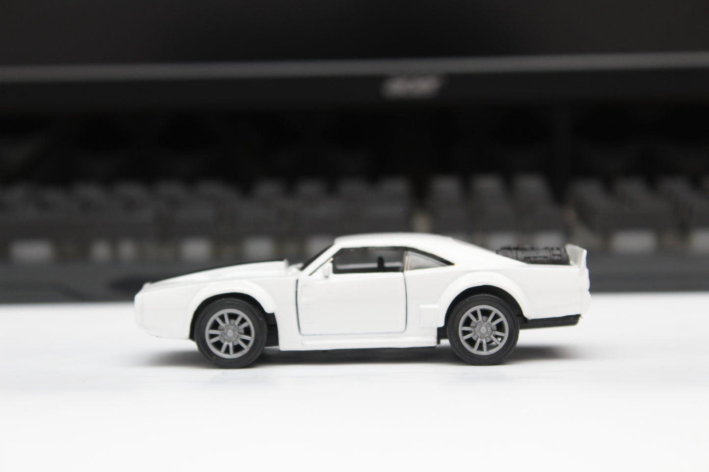 1:36 dodge Diecast White -  Kunju Vandi  
