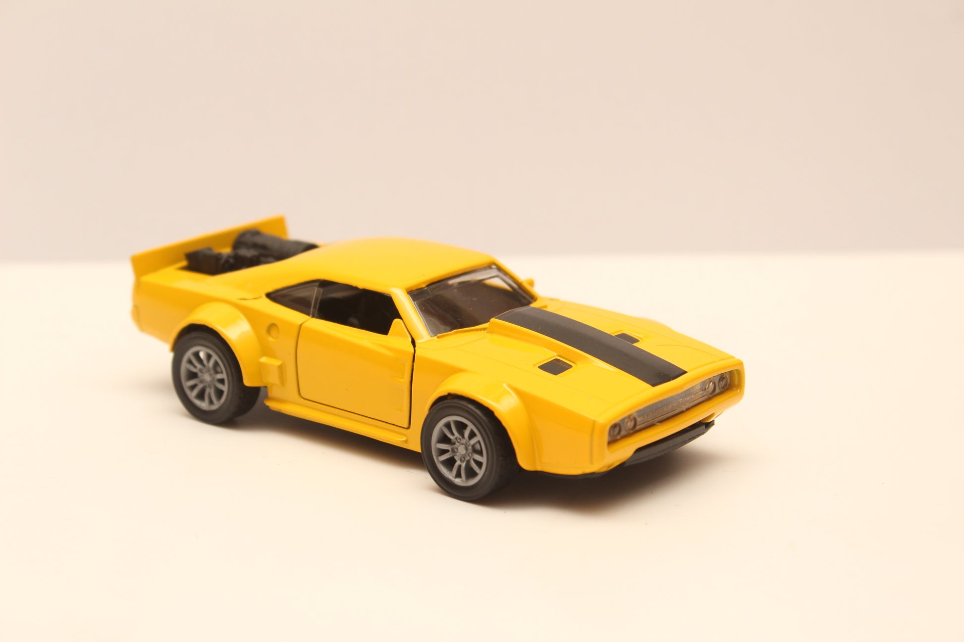 1:36 dodge Diecast Yellow -  Kunju Vandi  