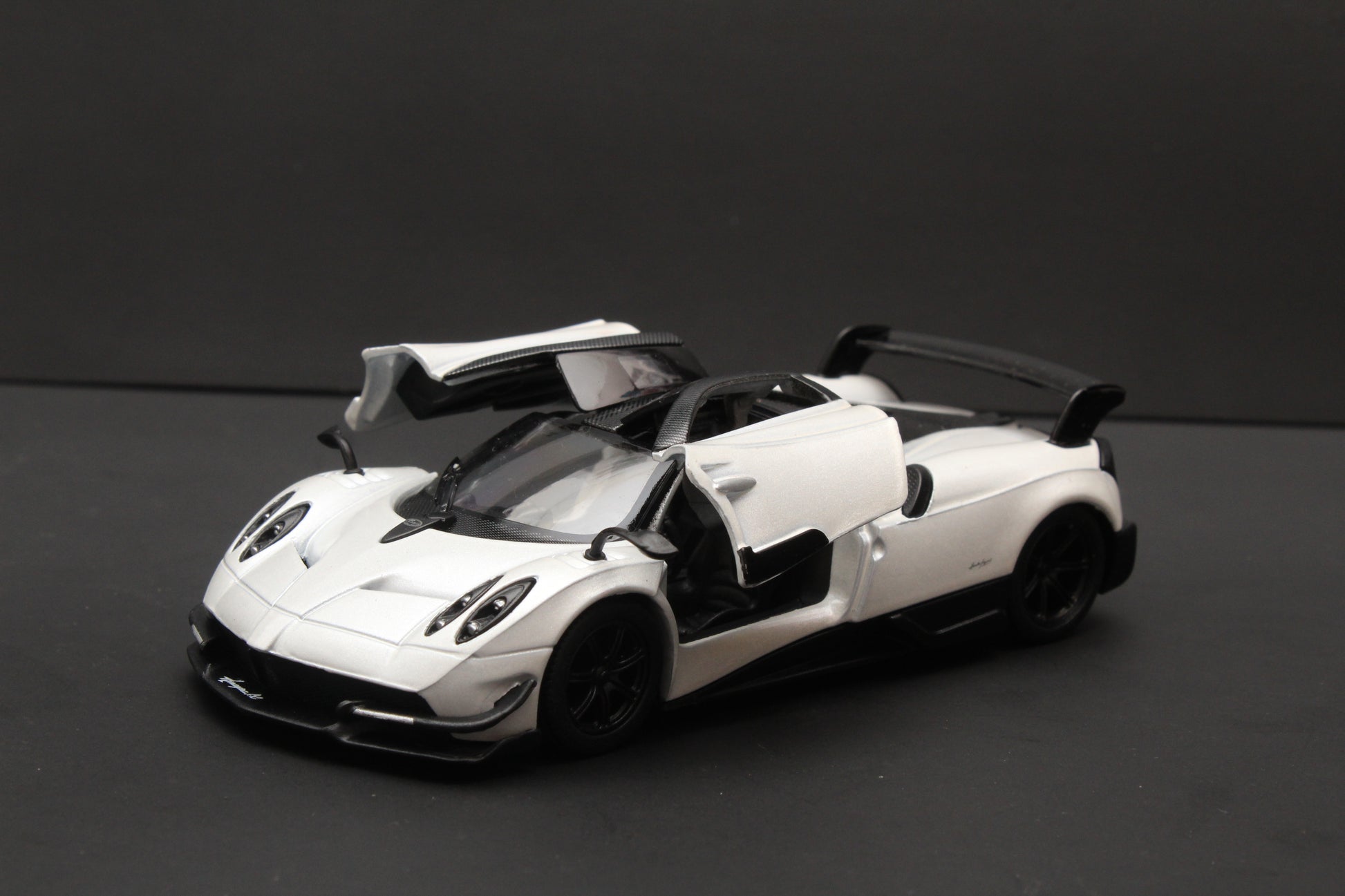 1:38 kinsmart 2016 Pagani Huayra BC -  Kunju Vandi  