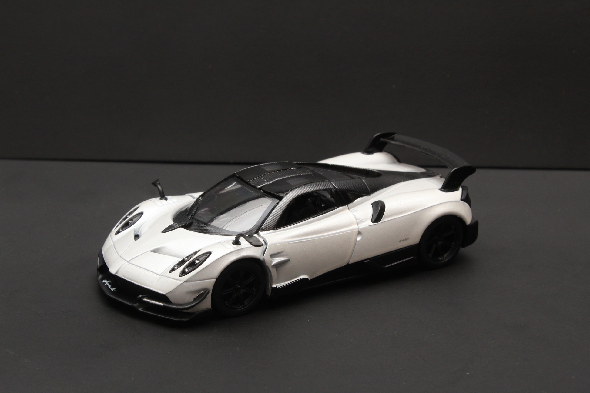 1:38 kinsmart 2016 Pagani Huayra BC -  Kunju Vandi  