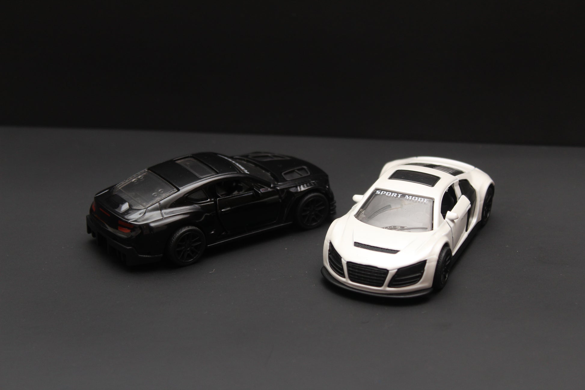 1:43 Audi , Bentley Diecast Combo -  Kunju Vandi  