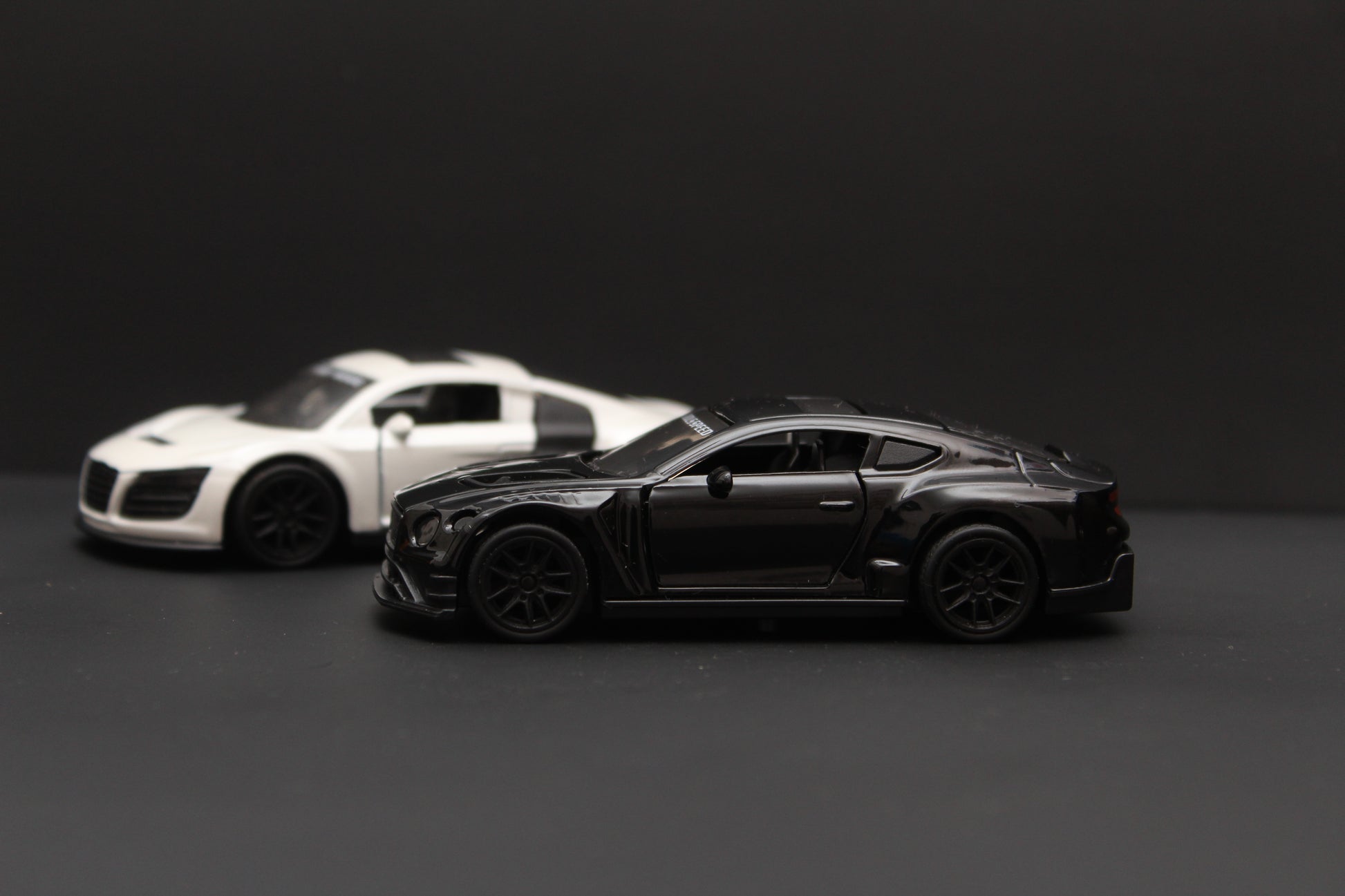 1:43 Audi , Bentley Diecast Combo -  Kunju Vandi  