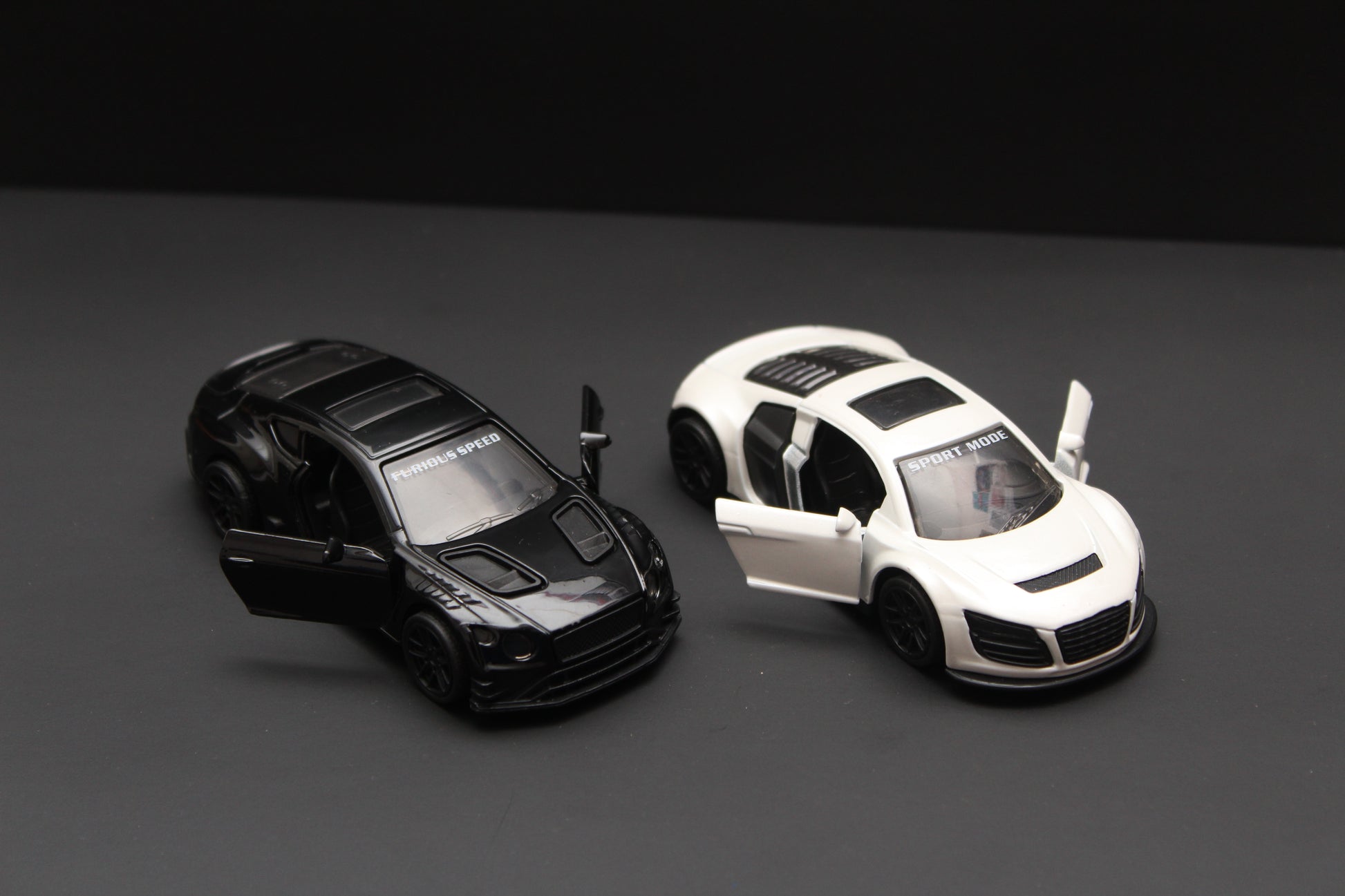 1:43 Audi , Bentley Diecast Combo -  Kunju Vandi  