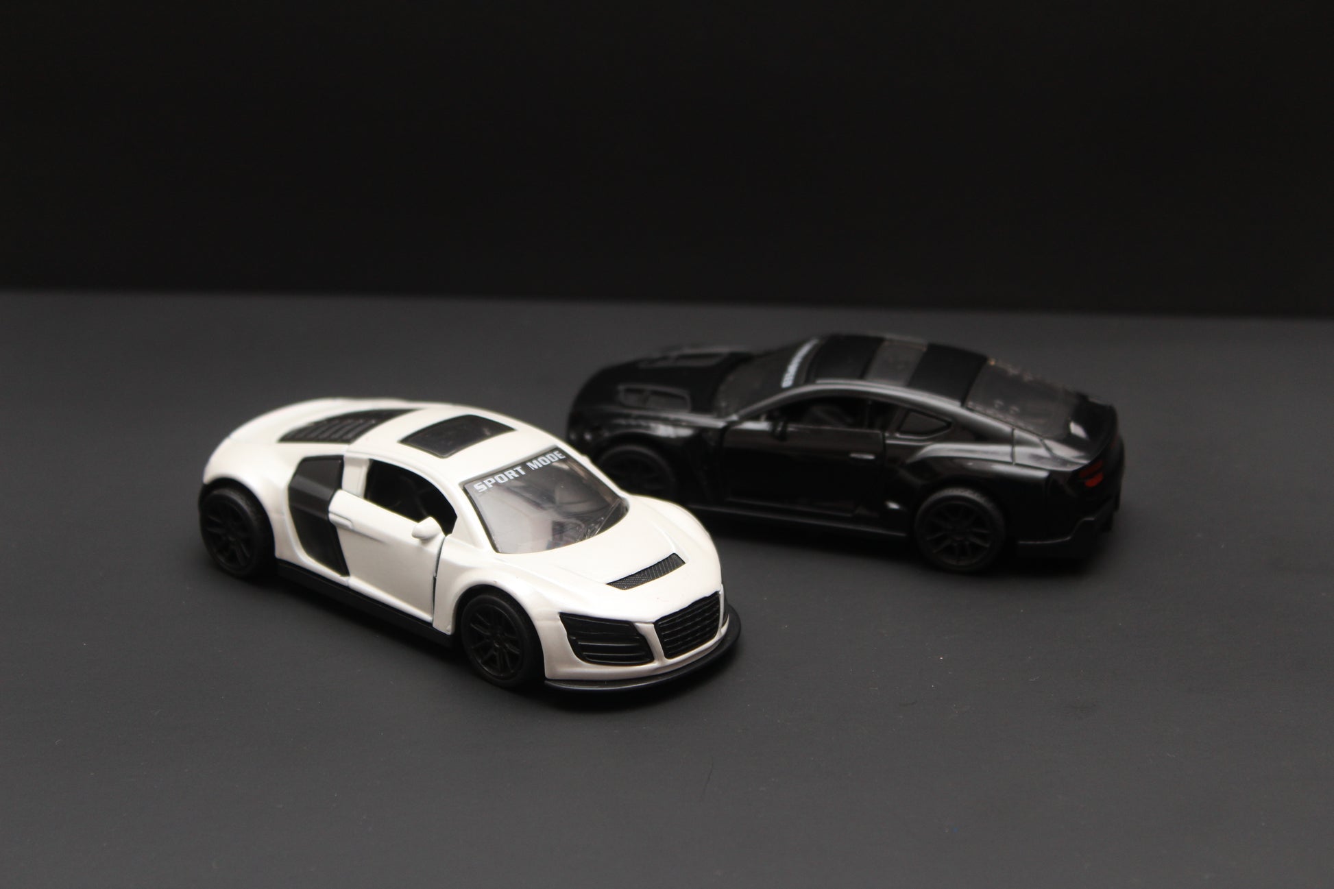 1:43 Audi , Bentley Diecast Combo -  Kunju Vandi  
