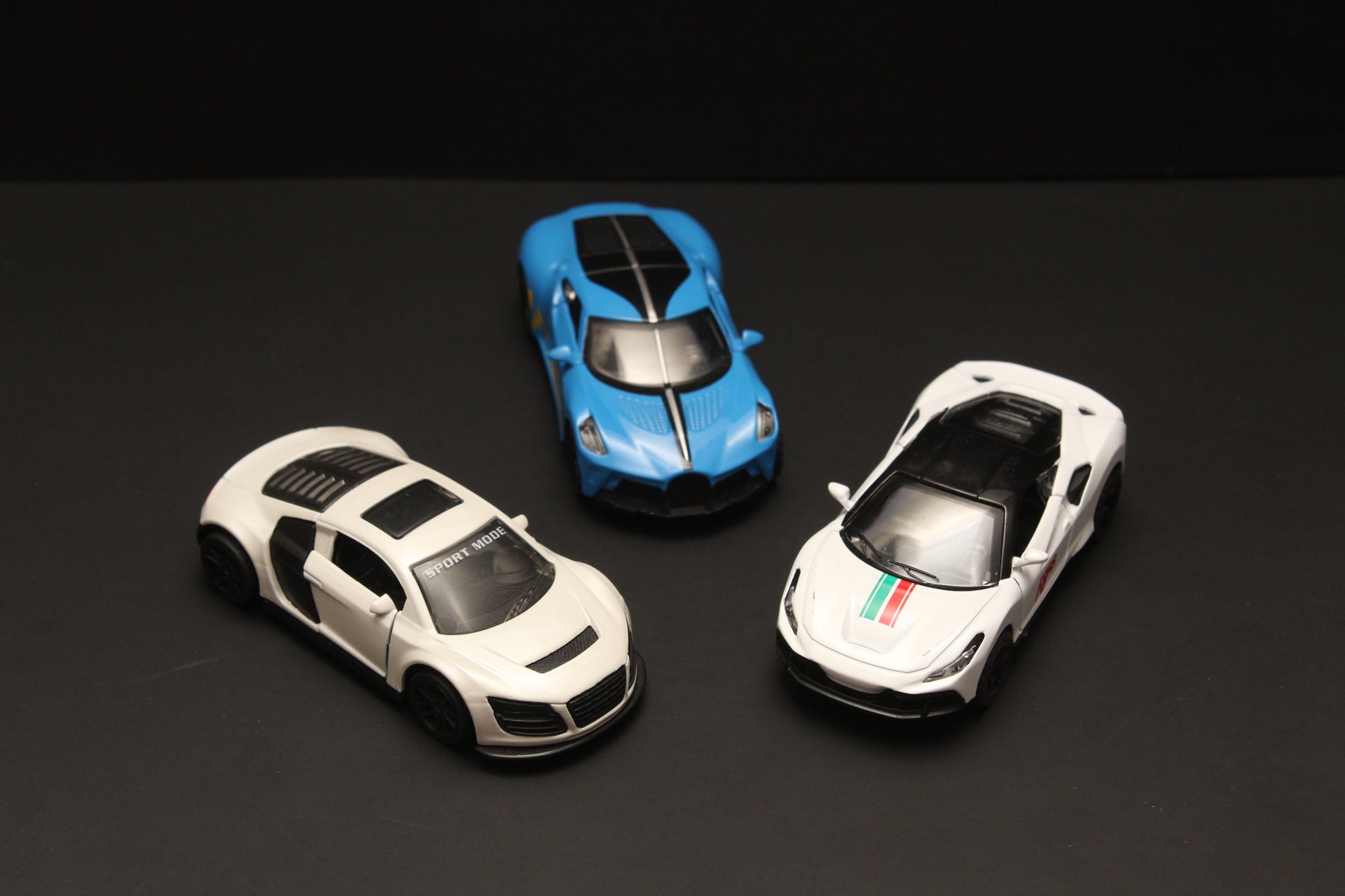 1:43 Audi , Bugatti , Ferrari Diecast Combo -  Kunju Vandi  