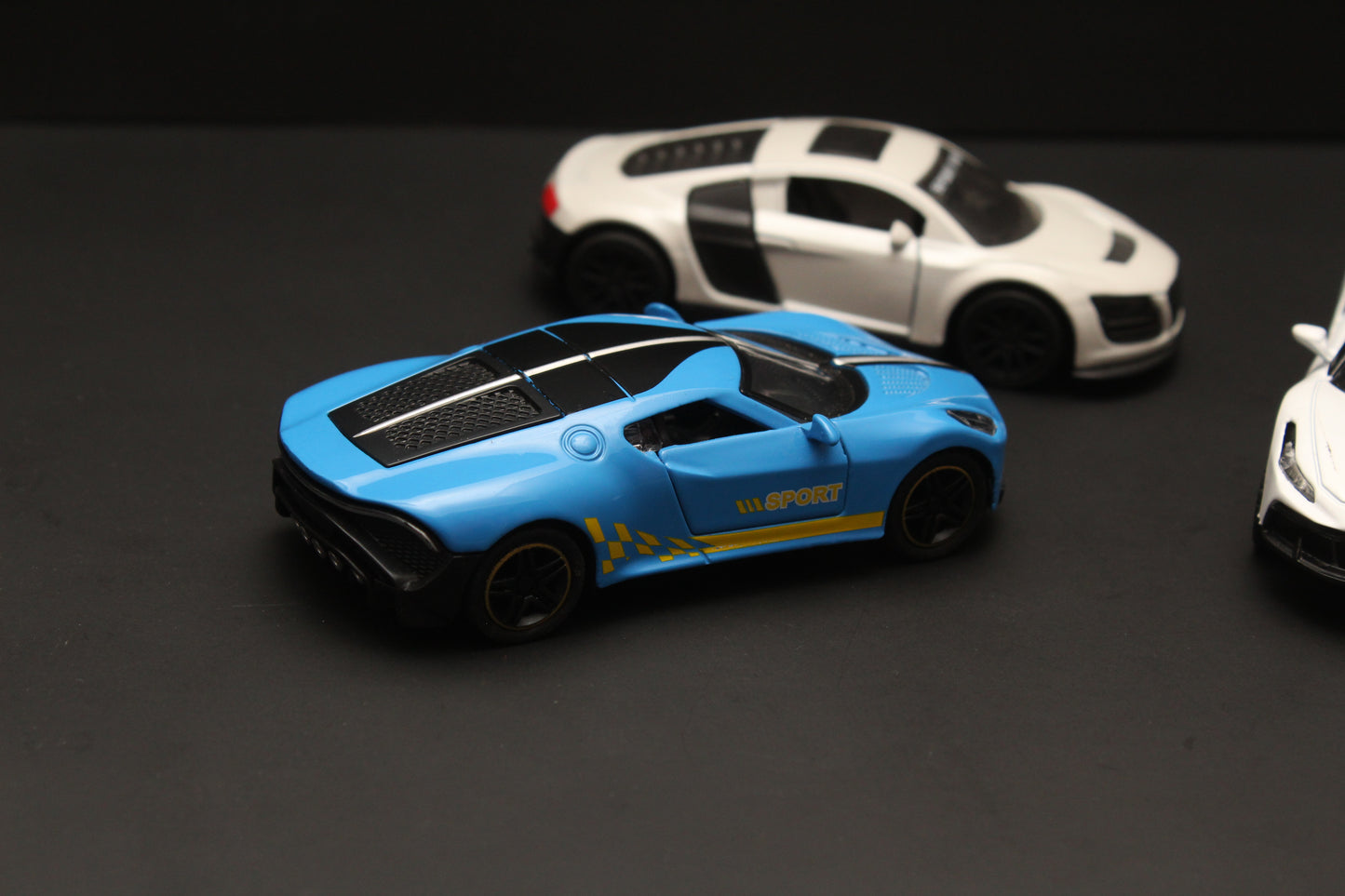 1:43 Audi , Bugatti , Ferrari Diecast Combo -  Kunju Vandi  