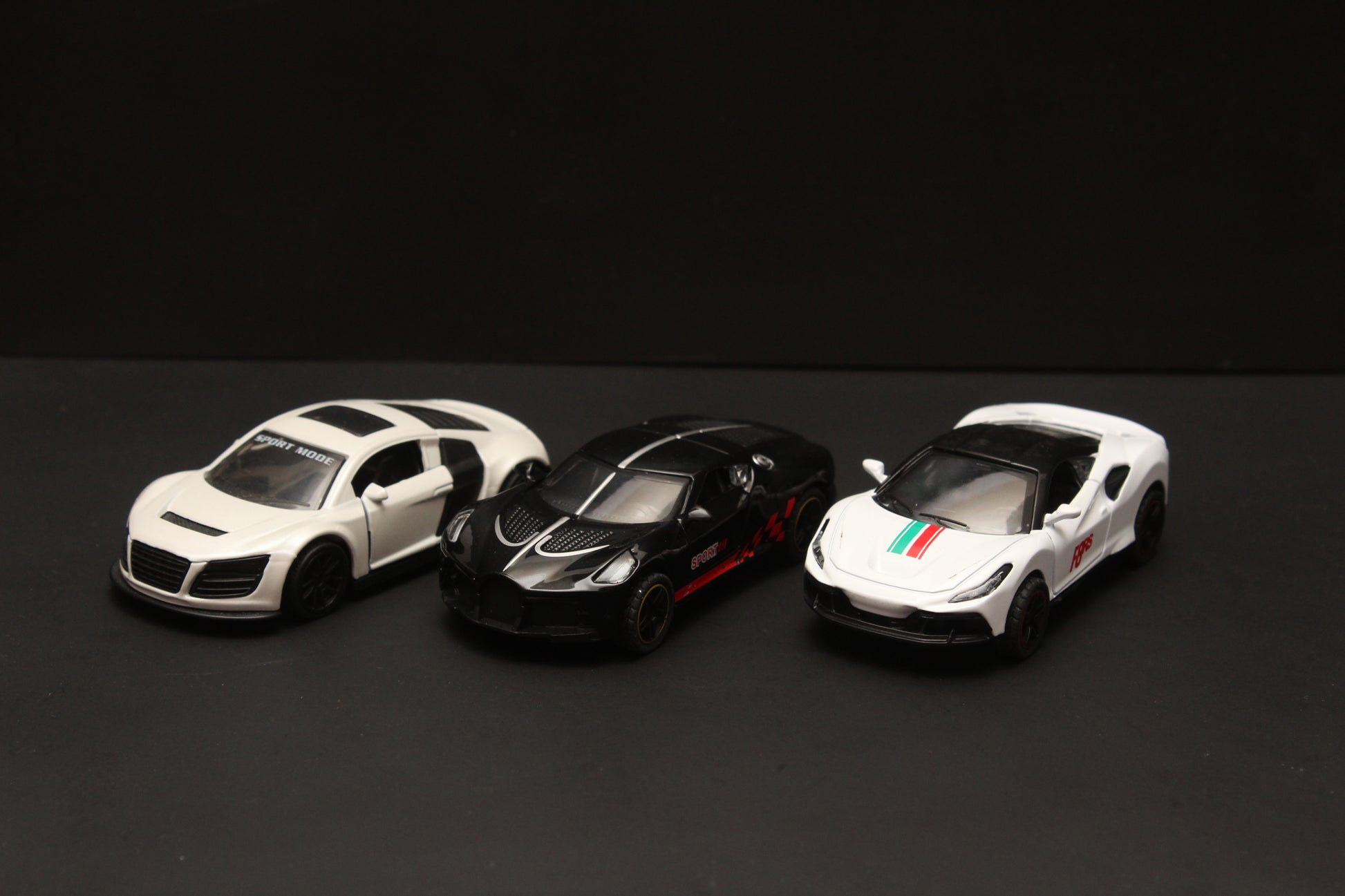 1:43 Audi , Bugatti , Ferrari Diecast Combo -  Kunju Vandi  