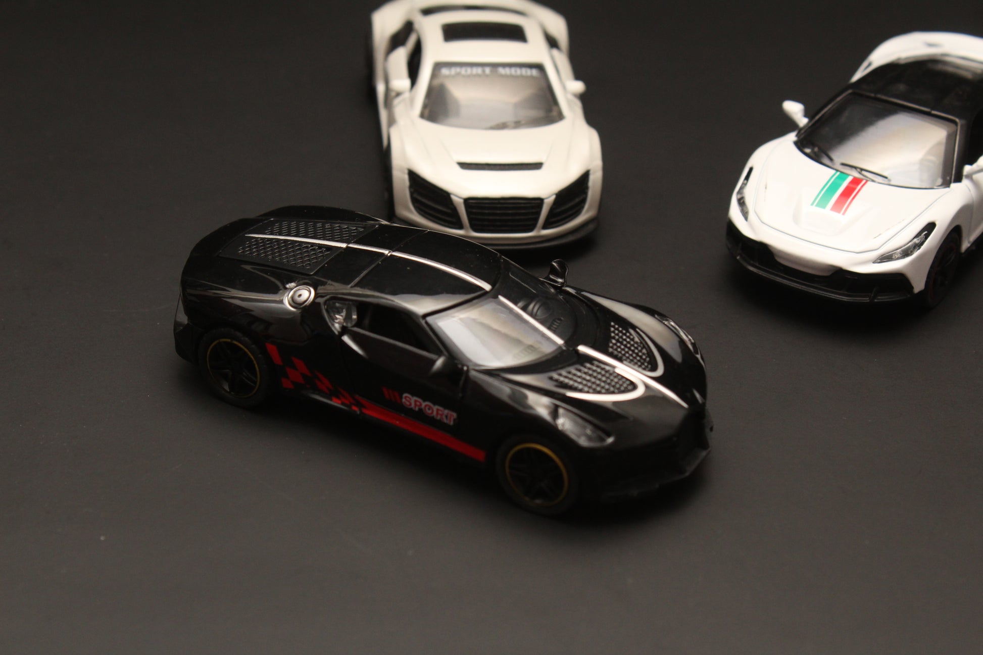 1:43 Audi , Bugatti , Ferrari Diecast Combo -  Kunju Vandi  