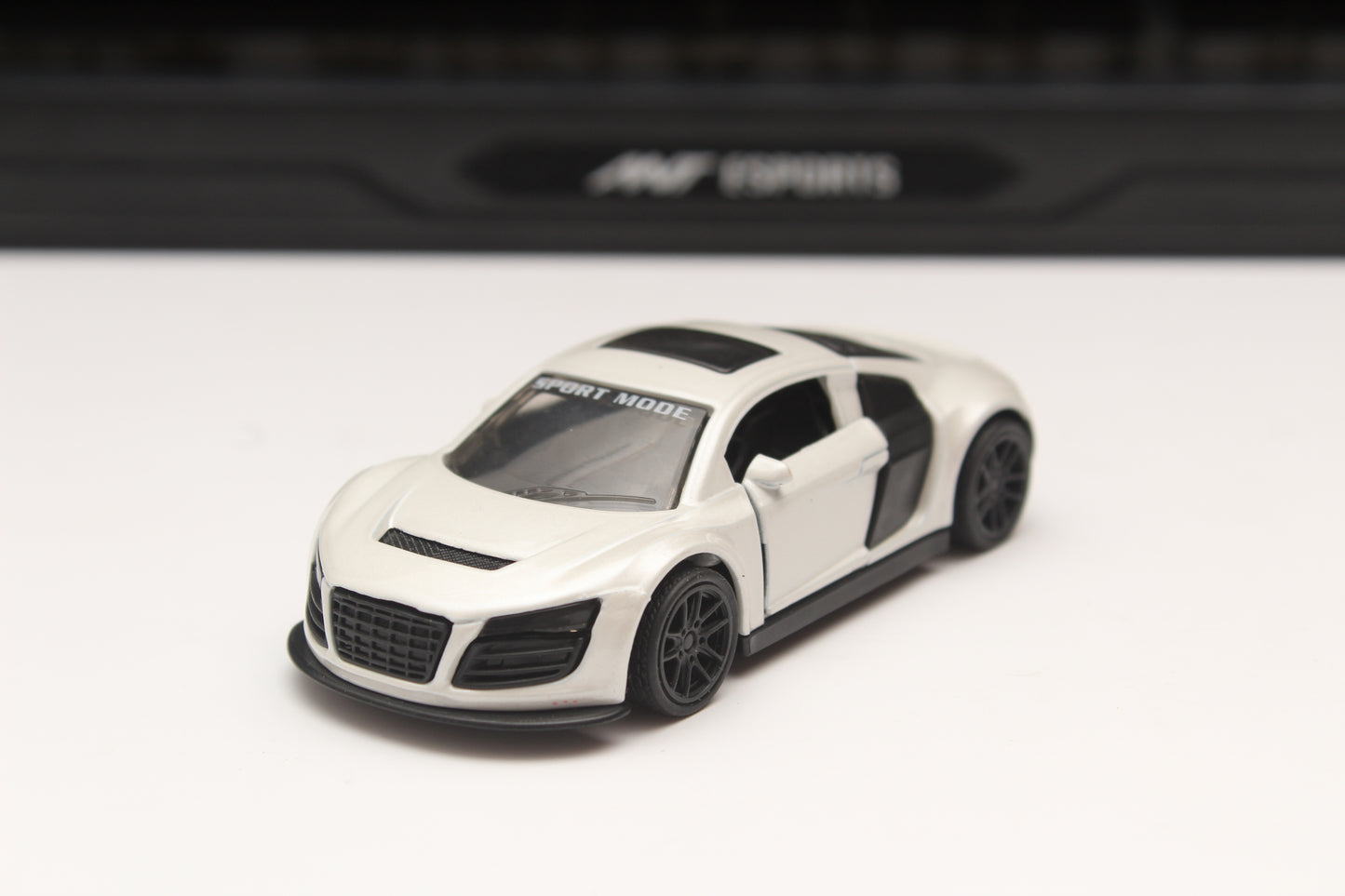 1:43 Audi Diecast White -  Kunju Vandi  