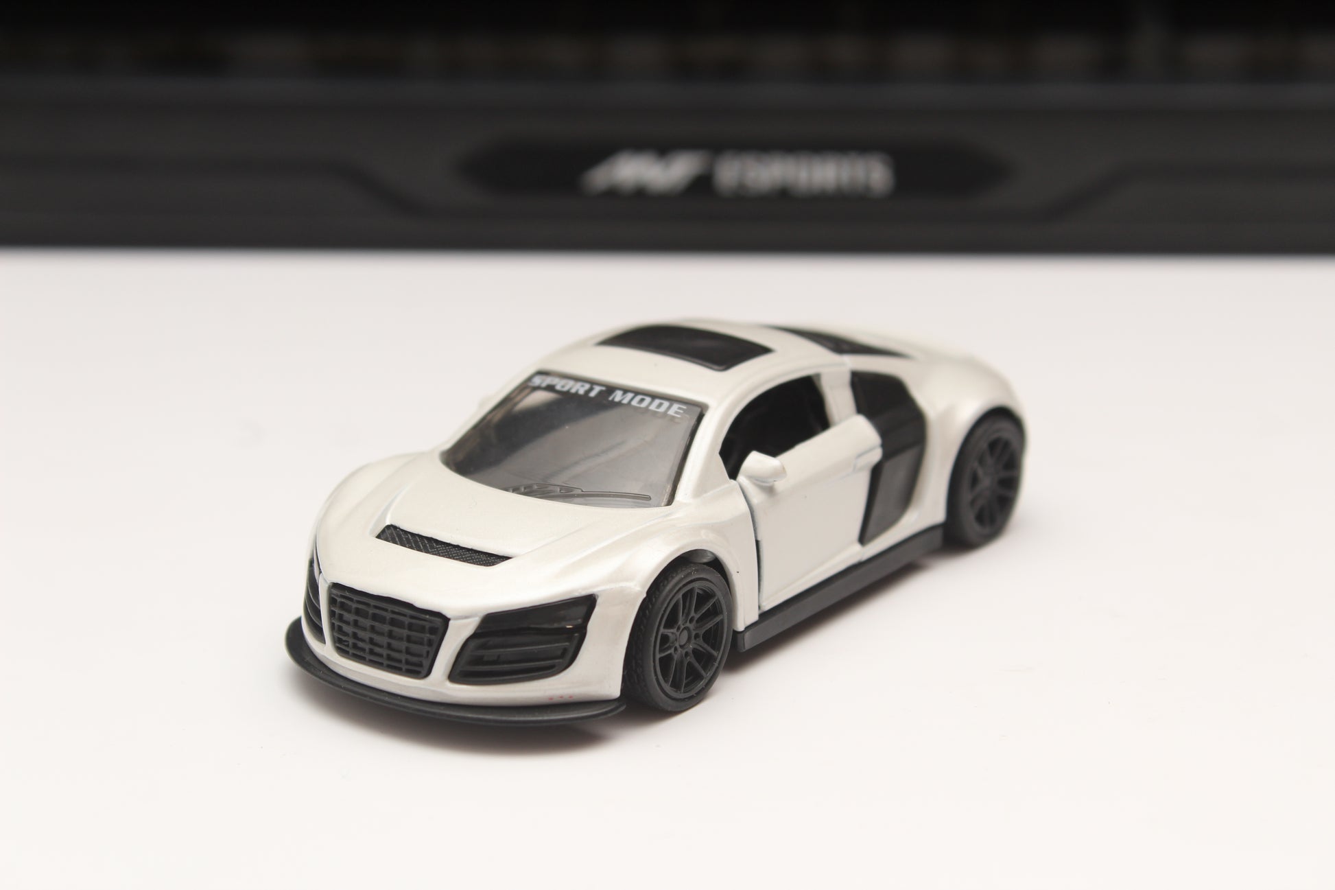 1:43 Audi Diecast White -  Kunju Vandi  