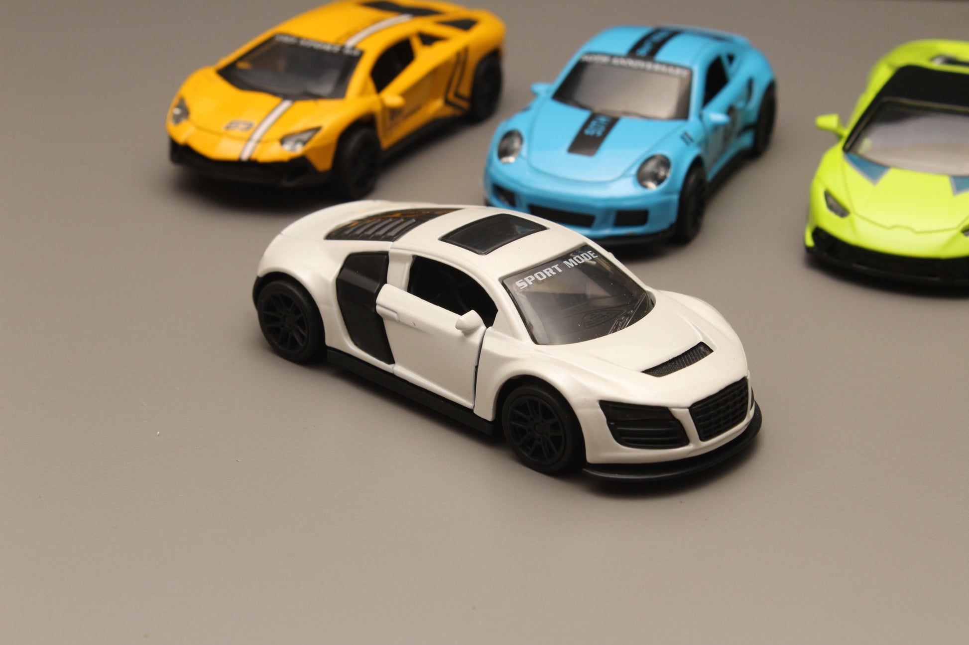 1:43 Audi, porsche, Lambo Diecast Combo -  Kunju Vandi  