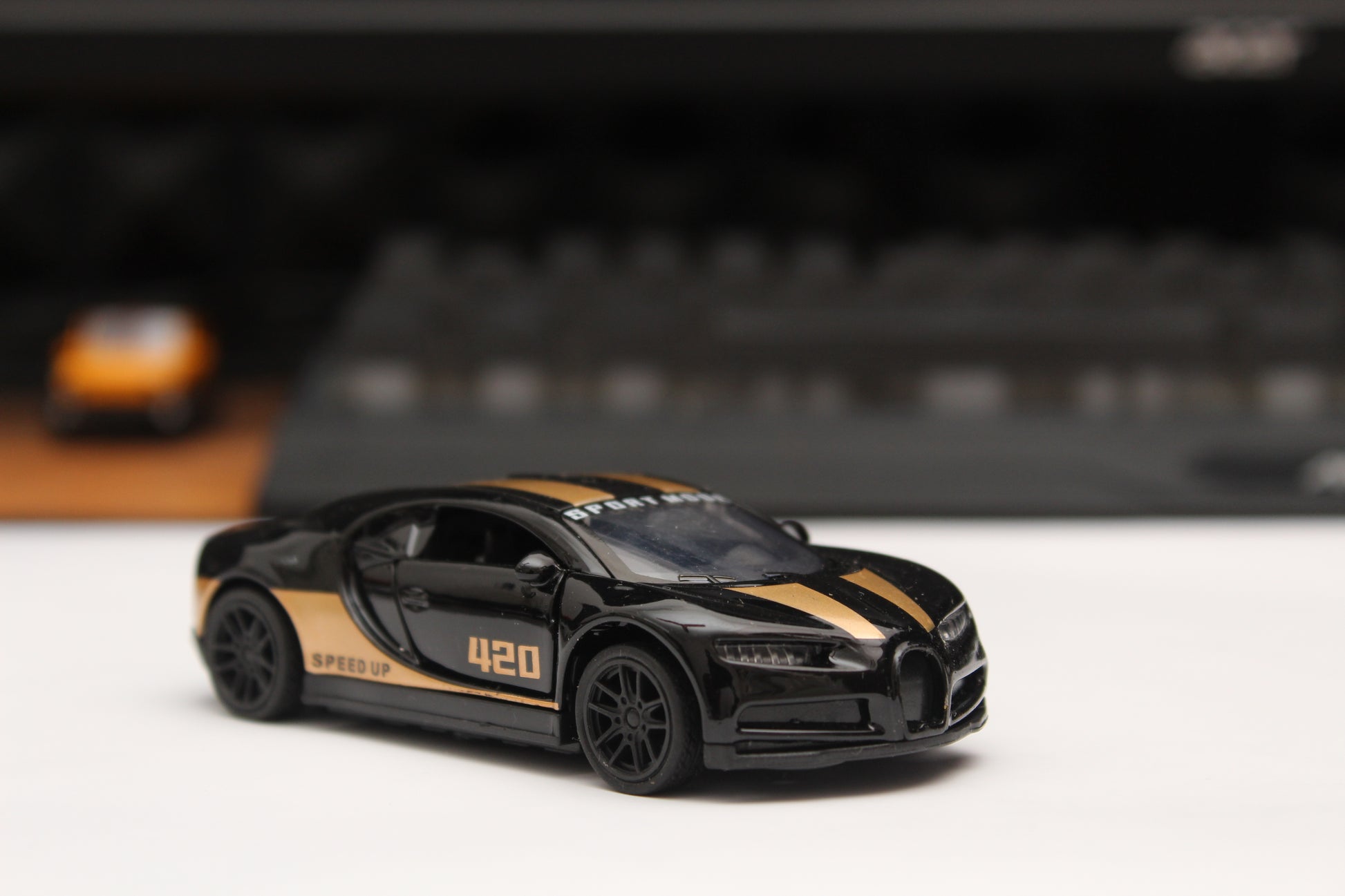 1:43 Bugatti (Strips) Diecast -  Kunju Vandi  