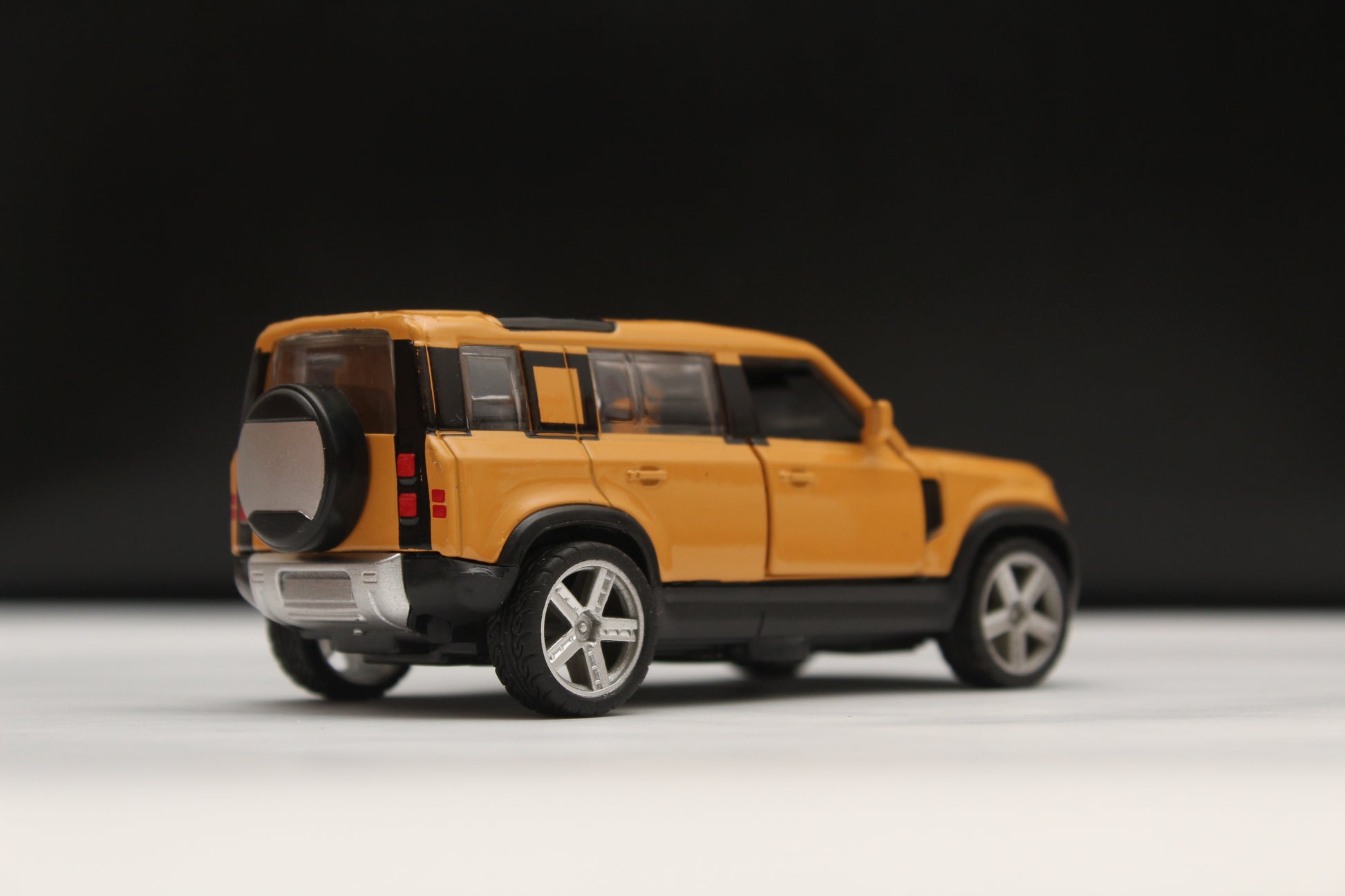 1:43 Defender , Lambo Diecast Combo -  Kunju Vandi  
