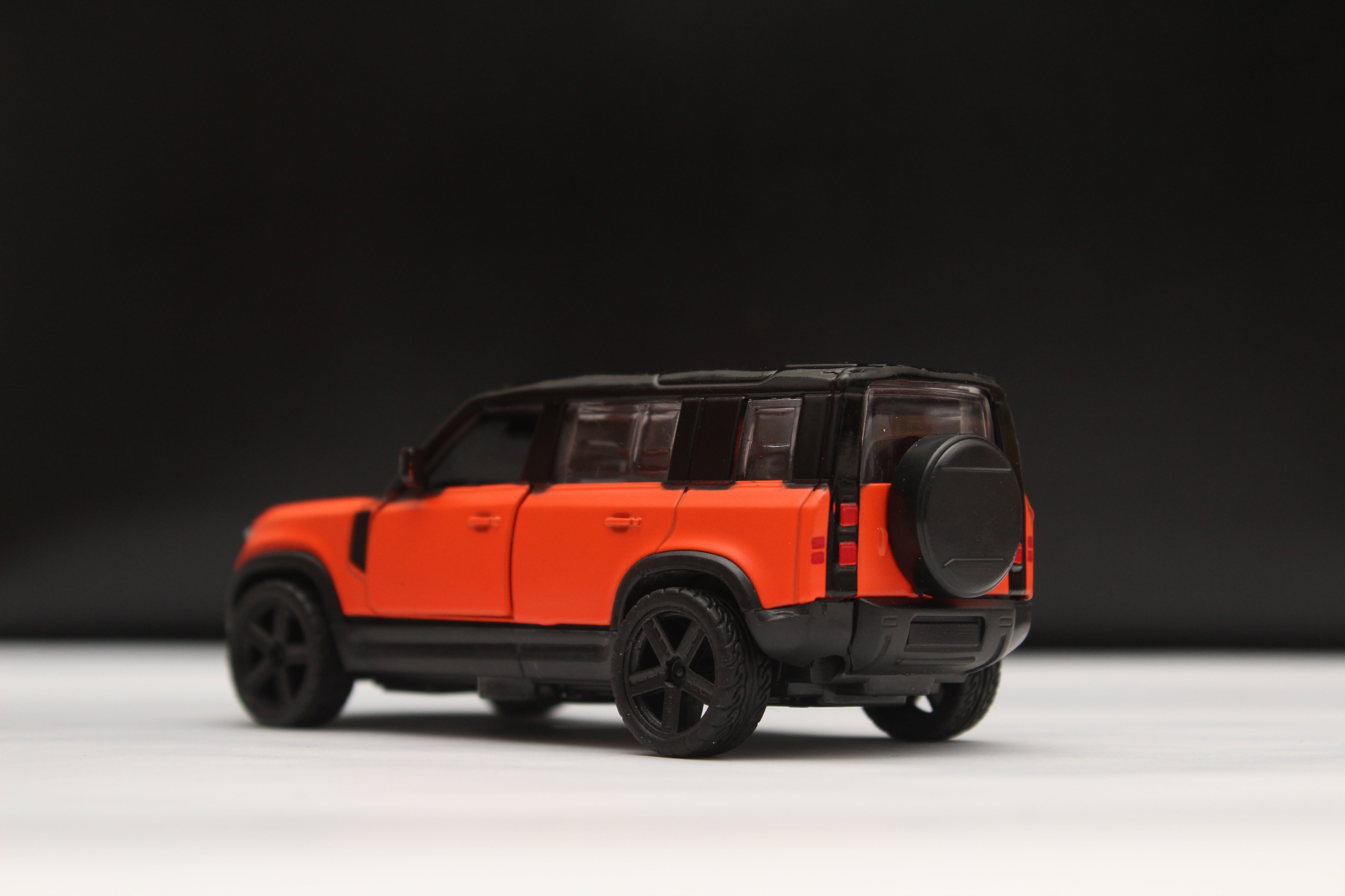 Body Vandi 1:43 Defender Orange/Black Metal Body – Kunju Vandi