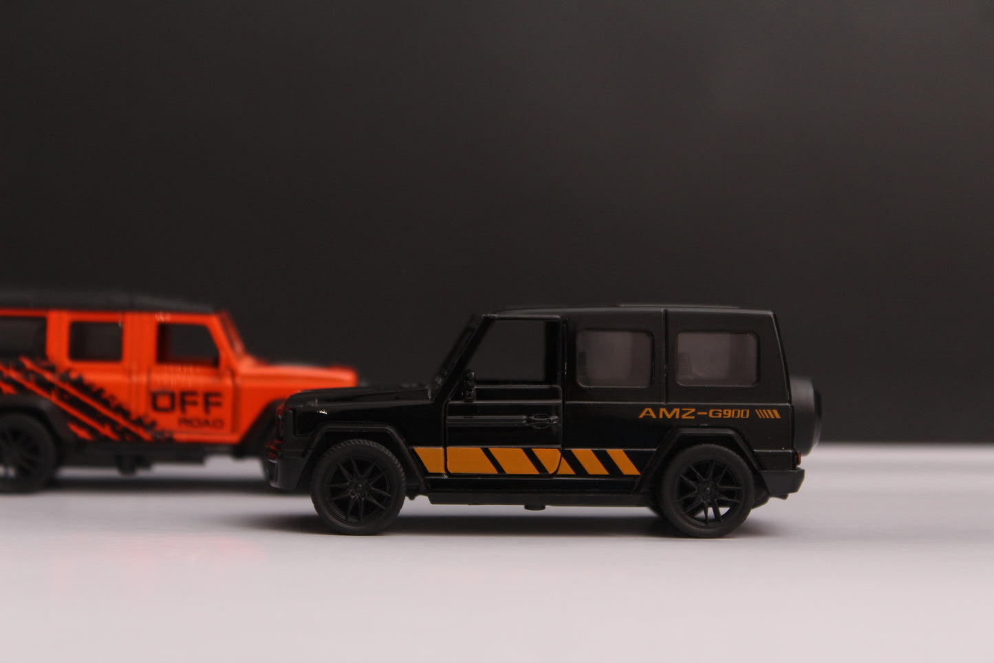 1:43 Gwagon , Defender Diecast Combo -  Kunju Vandi  