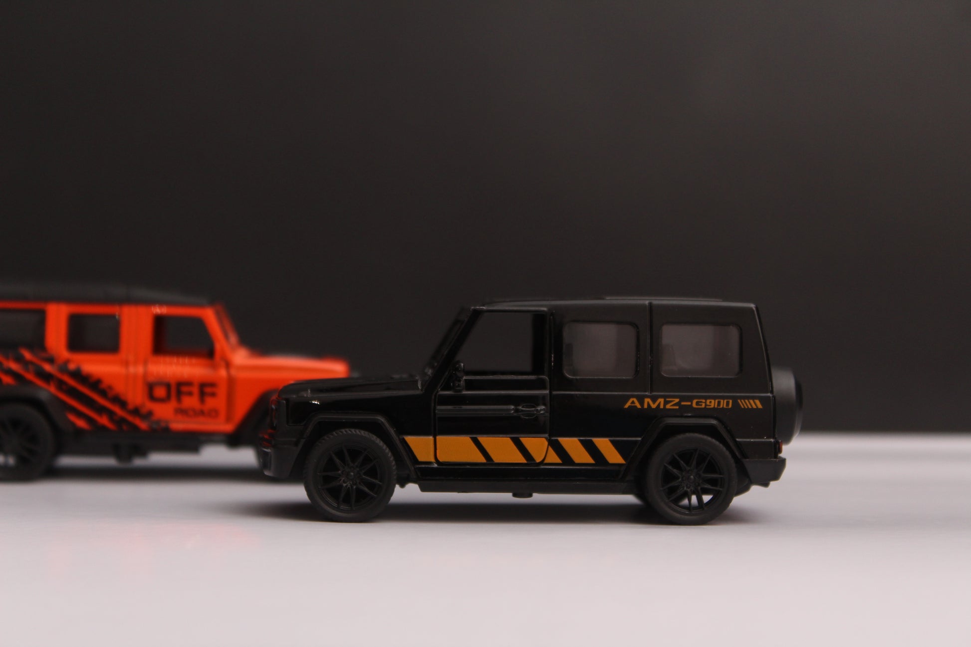 1:43 Gwagon , Defender Diecast Combo -  Kunju Vandi  
