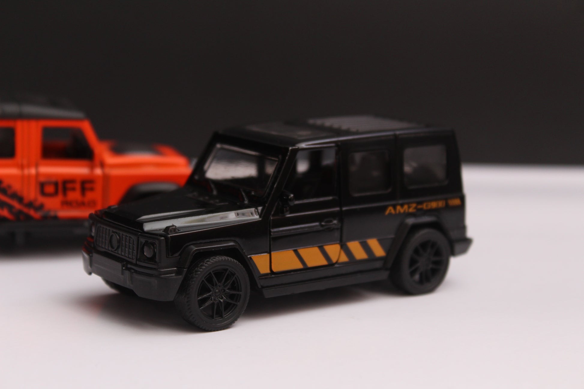 1:43 Gwagon , Defender Diecast Combo -  Kunju Vandi  