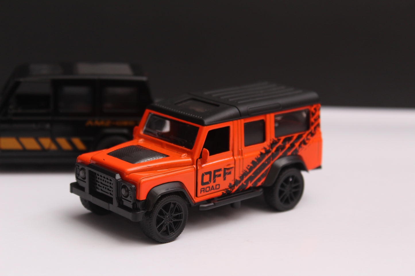 1:43 Gwagon , Defender Diecast Combo -  Kunju Vandi  