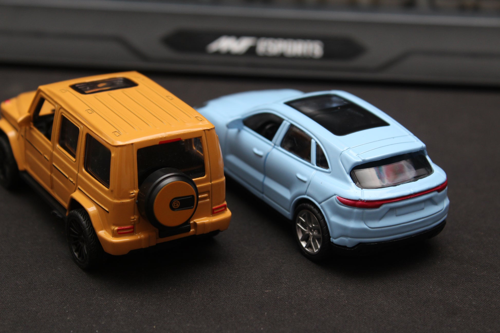 1:43 Gwagon , Porsche  Diecast Combo -  Kunju Vandi  