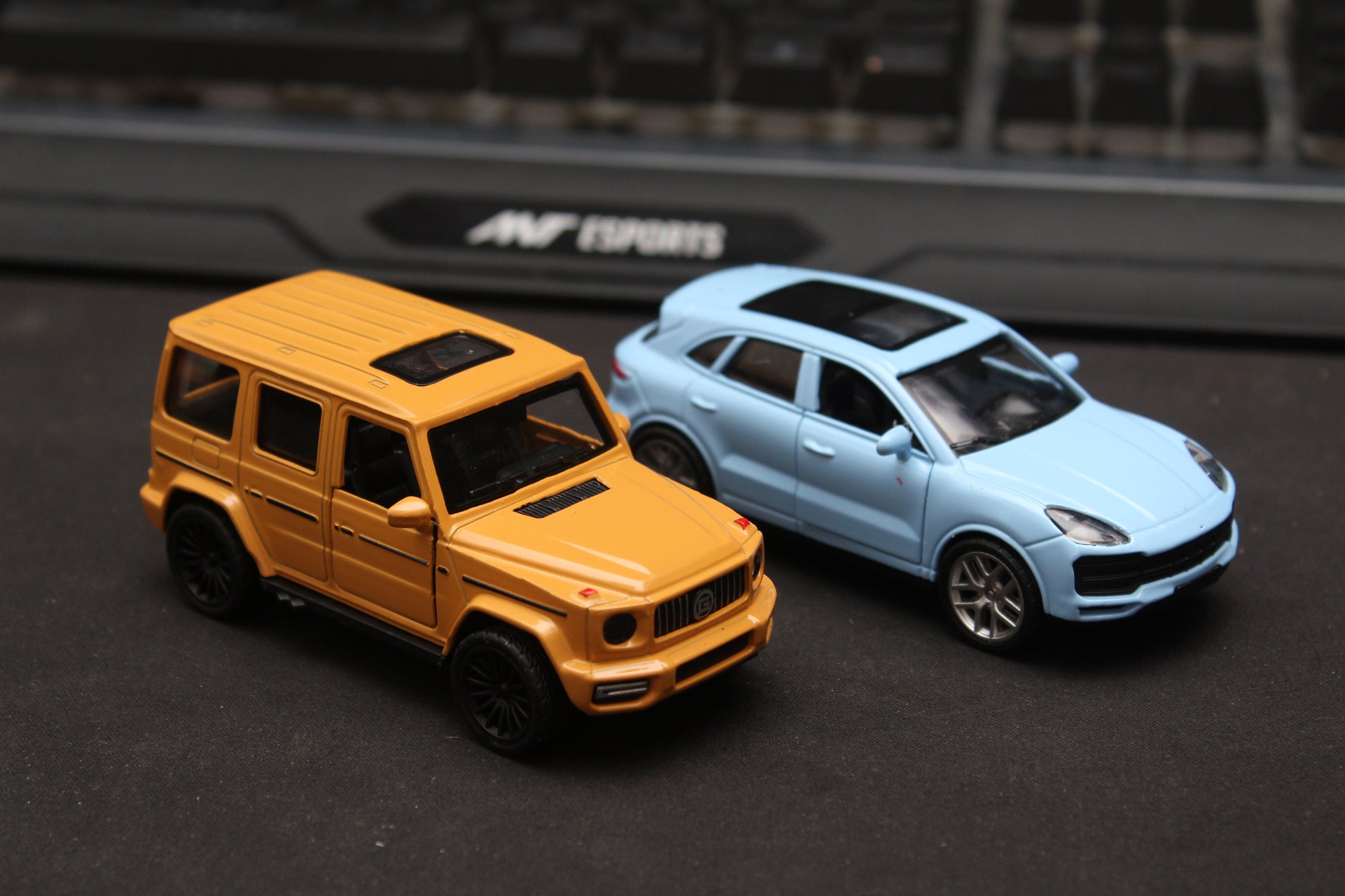 1:43 Gwagon , Porsche  Diecast Combo -  Kunju Vandi  