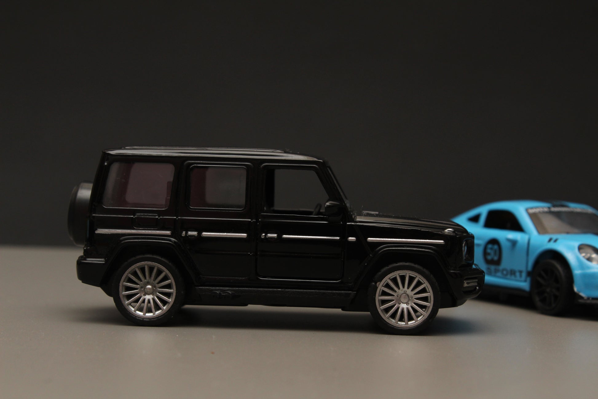 1:43 Gwagon, Porsche Diecast Combo -  Kunju Vandi  