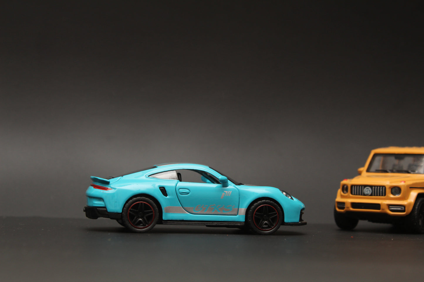 1:43 Gwagon, Porsche Diecast Combo -  Kunju Vandi  