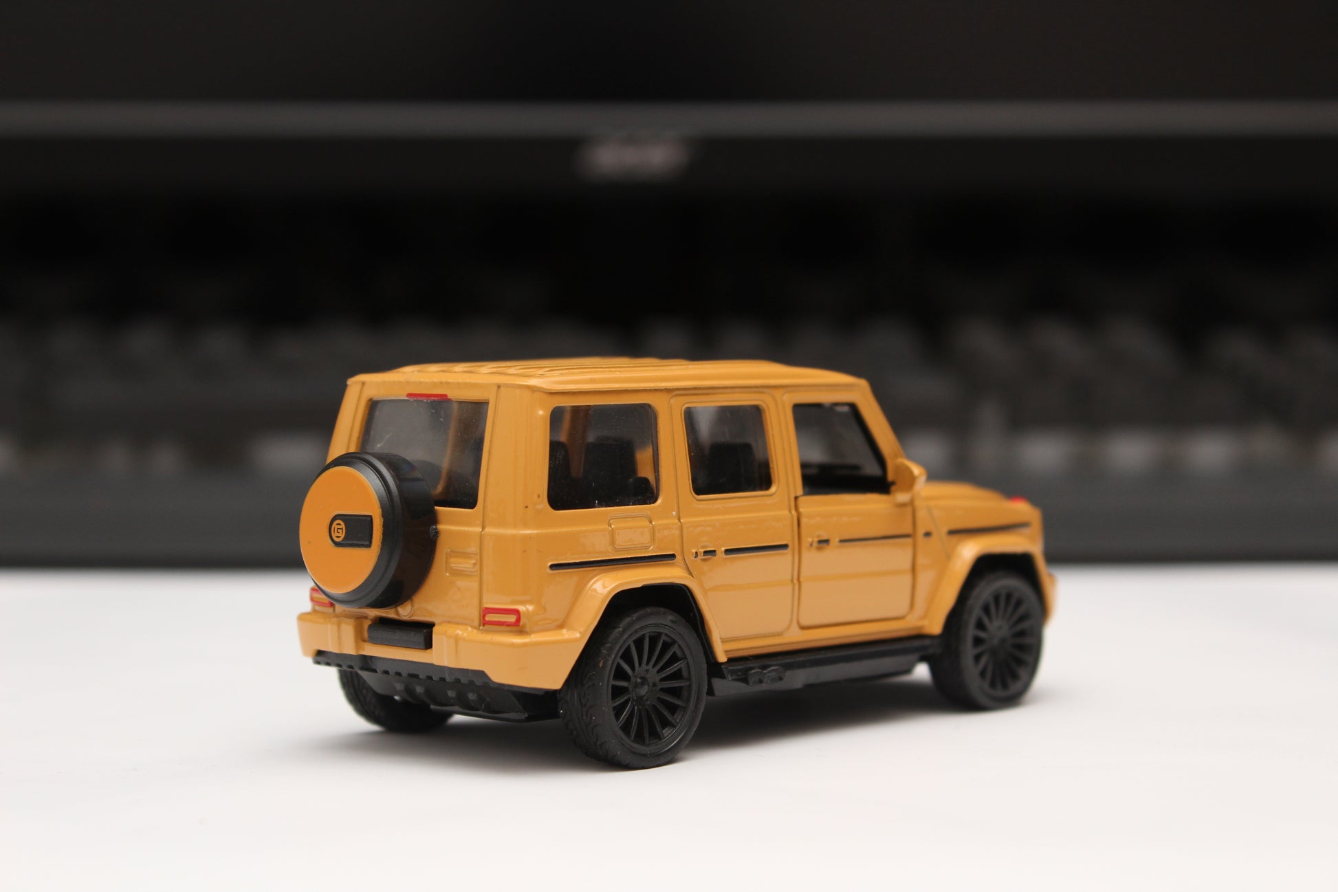 1:43 Gwagon Yellow Diecast -  Kunju Vandi  