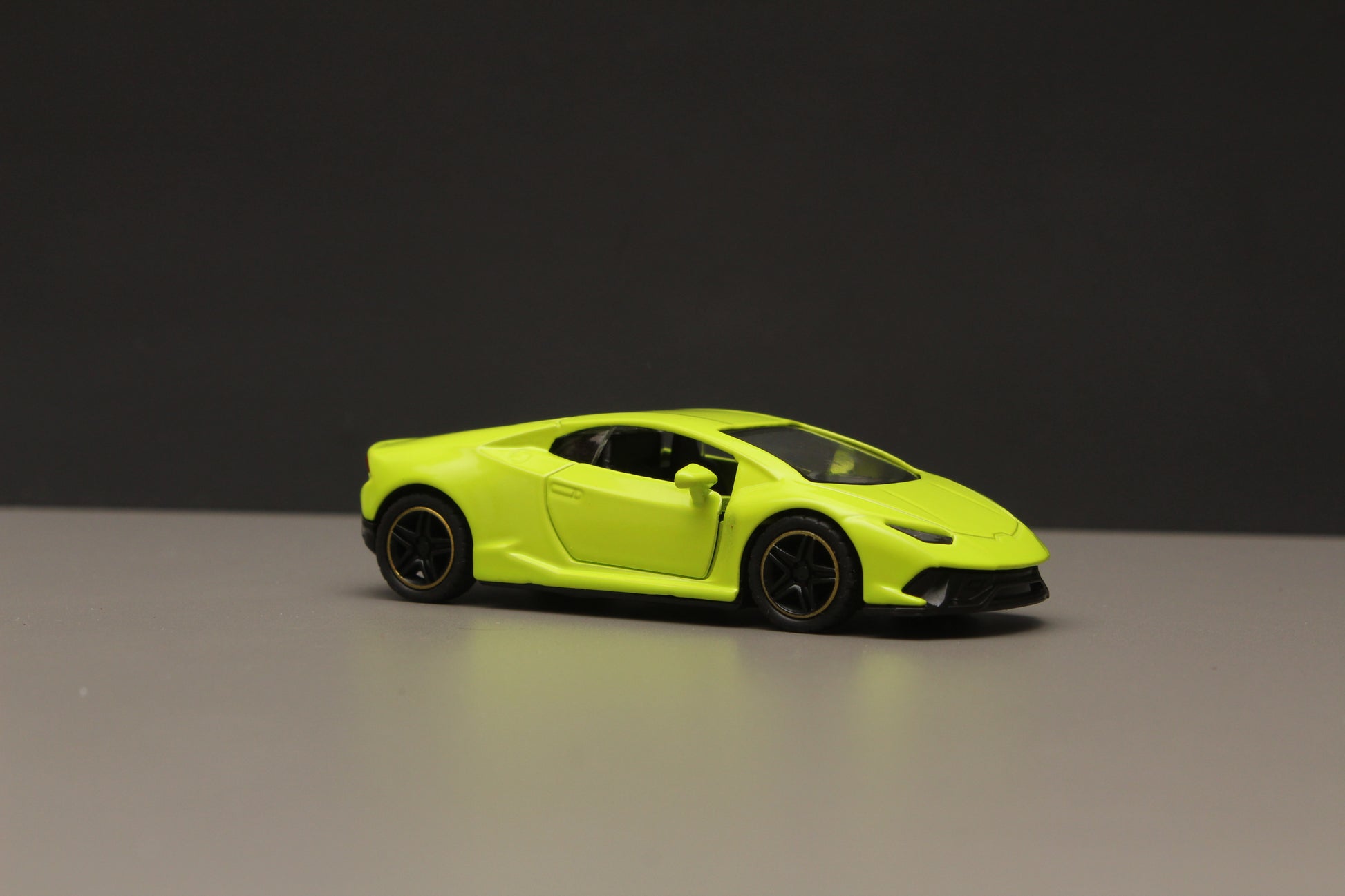 1:43 Metal Body Lamborghini Green -  Kunju Vandi  