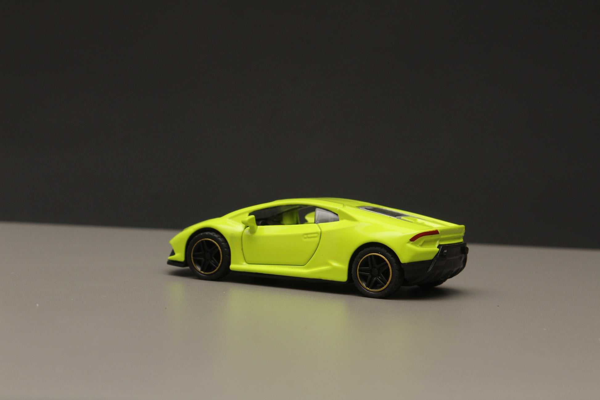 1:43 Metal Body Lamborghini Green -  Kunju Vandi  