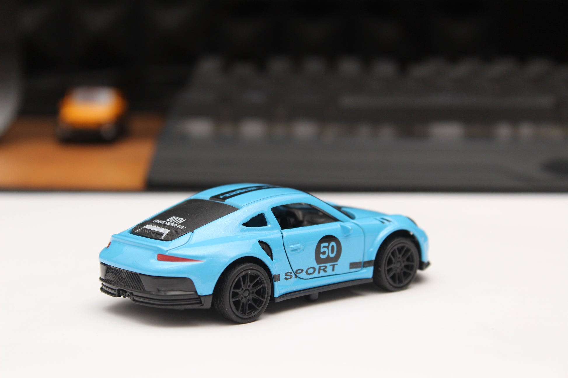 1:43 Porsche (Strips) Diecast -  Kunju Vandi  