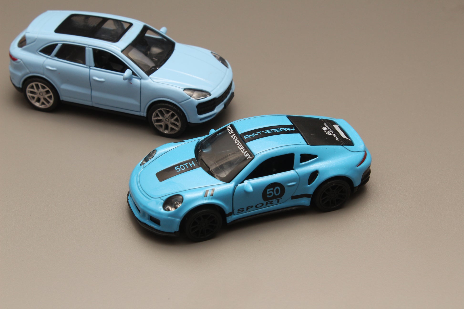 1:43 Porsche diecast Combo -  Kunju Vandi  