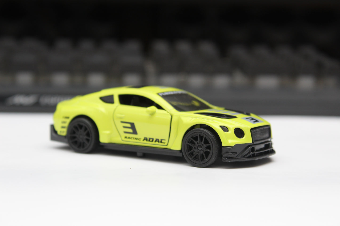 1:43 Bentley Diecast Green