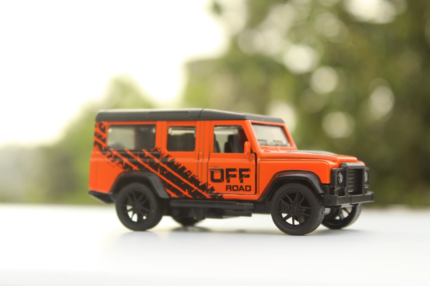 1:43 Old Defender Diecast Orange