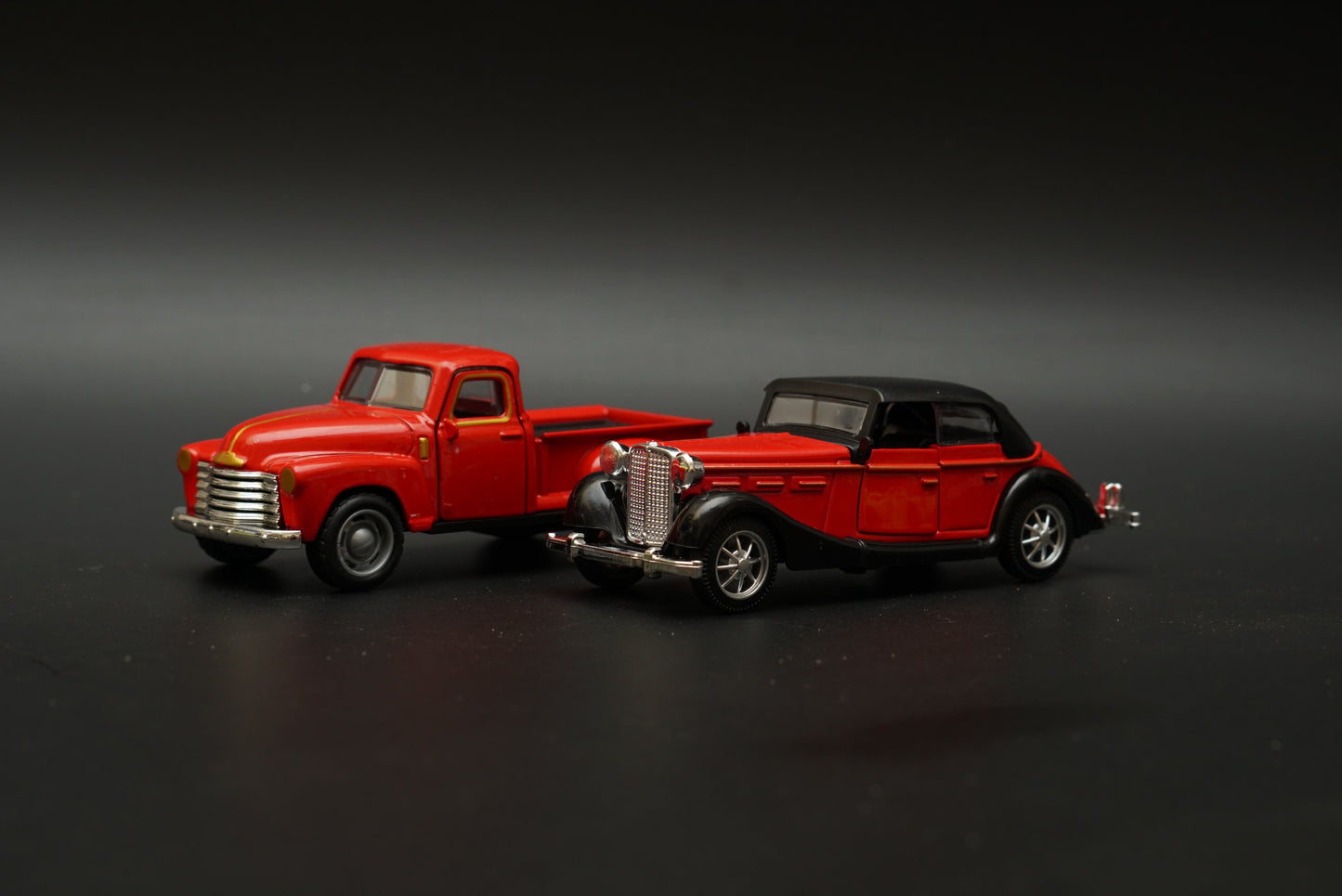 Chevy Pickup truck , 1932 Horch Diecast Combo (Red,Red)