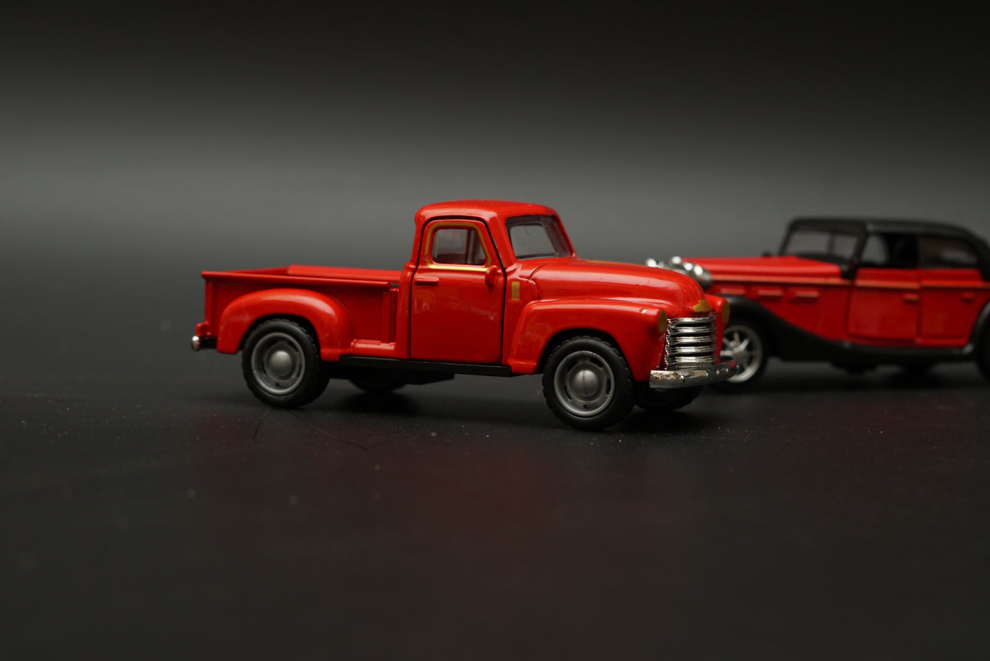 Chevy Pickup truck , 1932 Horch Diecast Combo (Red,Red)