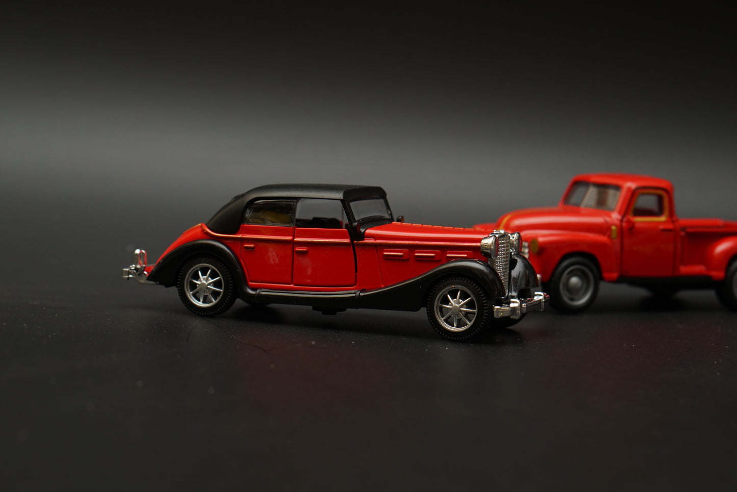 Chevy Pickup truck , 1932 Horch Diecast Combo (Red,Red)