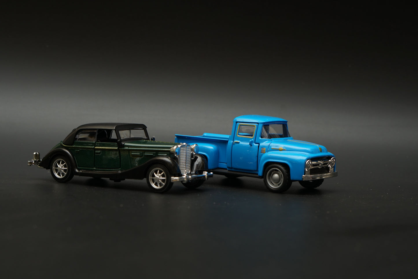 Ford Pickup Truck , 1932 Horch Diecast Combo (Green,Blue)