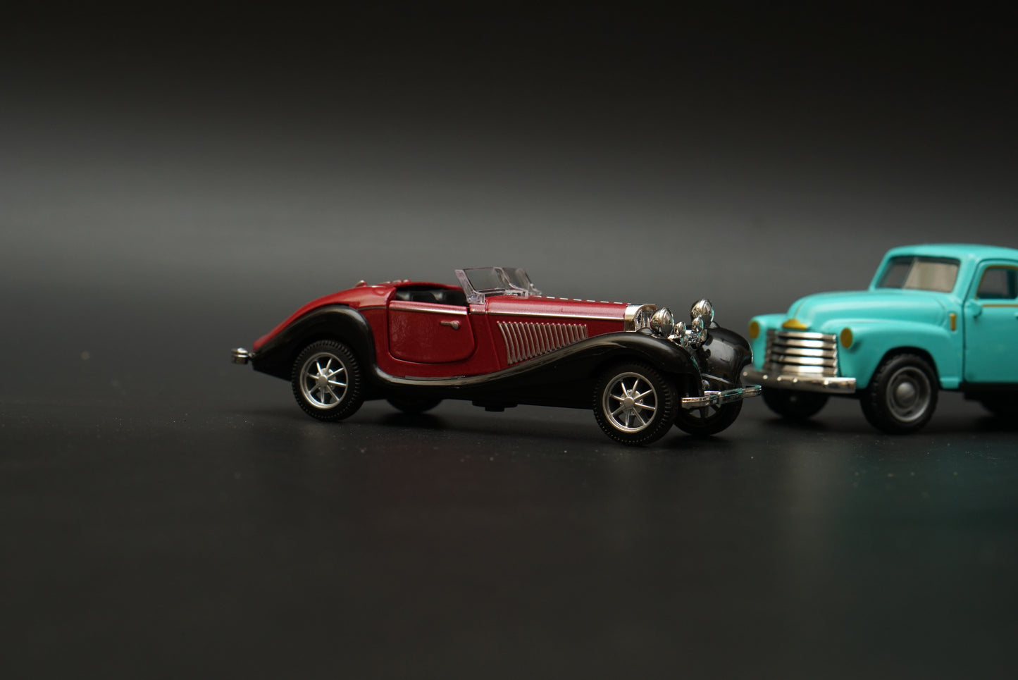 Chevy Pickup Truck , Benz 500k Diecast Combo (Green ,Brown)